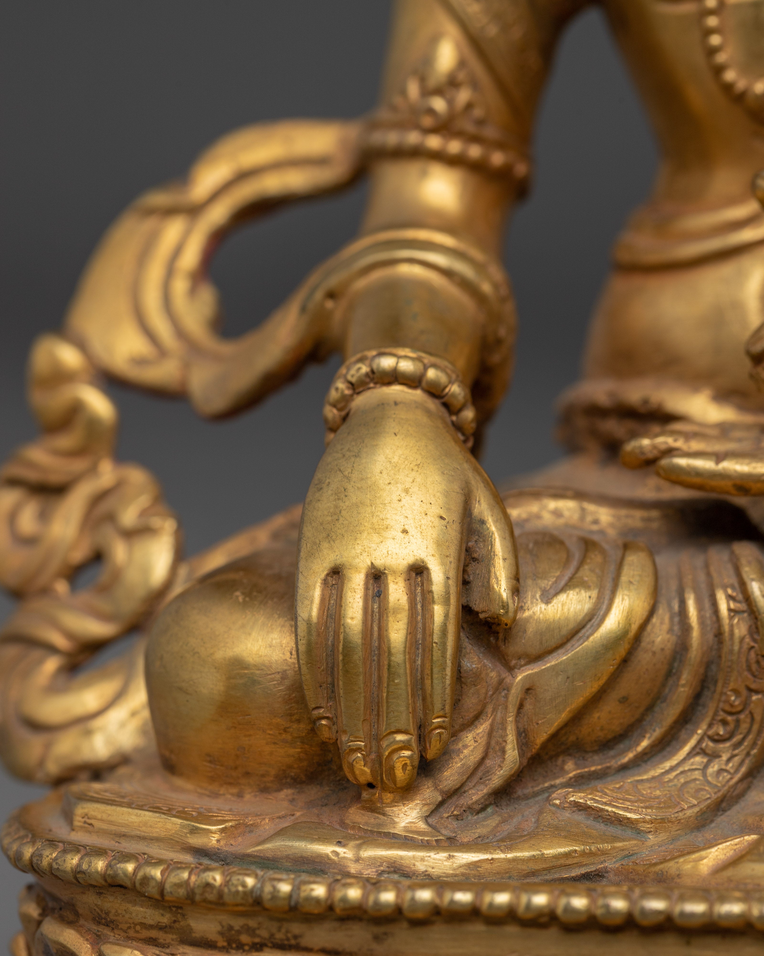 Mitrugpa Himalayan Statue: Akshobhya Buddha Artwork