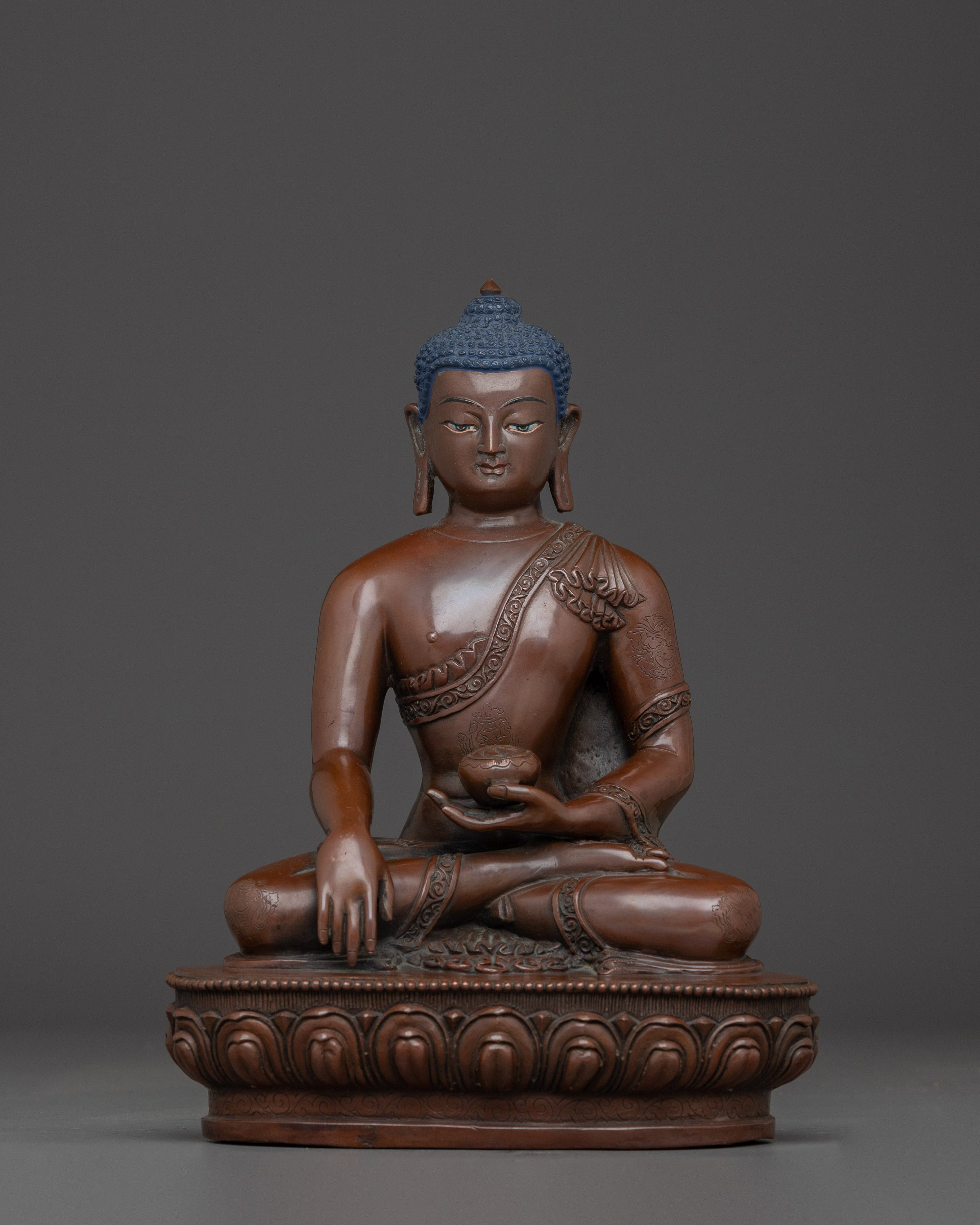 Buddha Shakyamuni Statue: The Enlightened Teacher