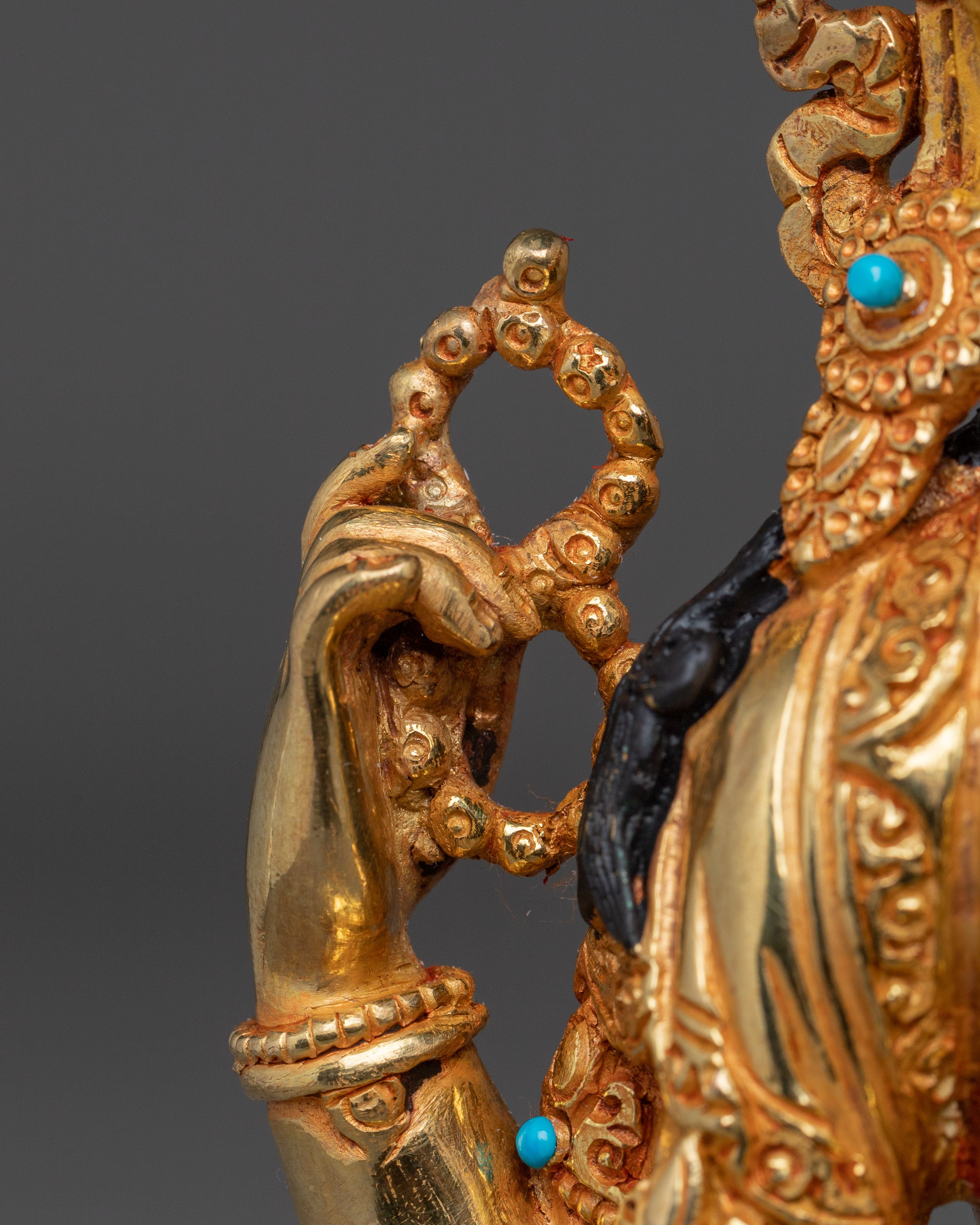 Golden Chenrezig Statue: Bodhisattva of Wisdom