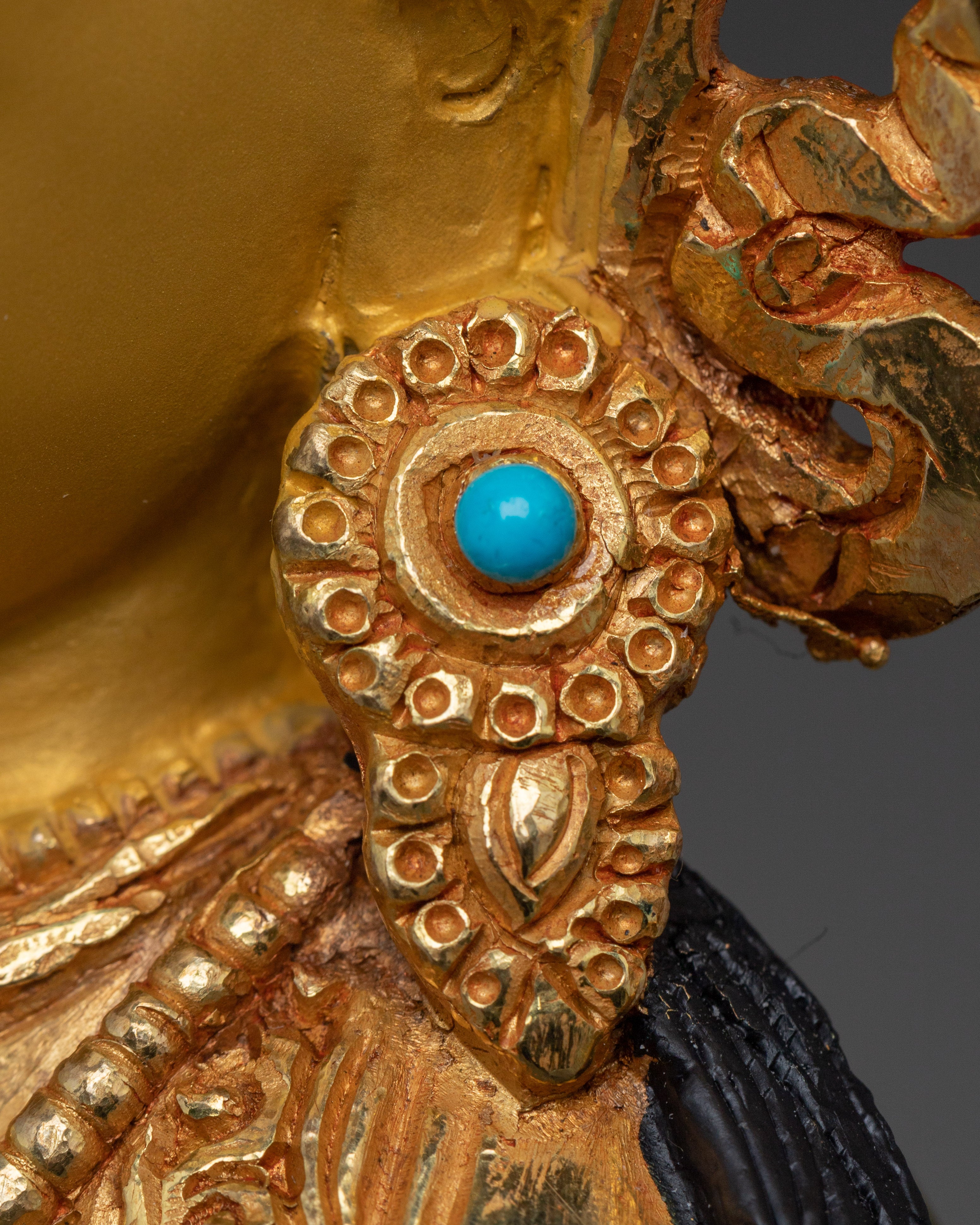Golden Chenrezig Statue: Bodhisattva of Wisdom