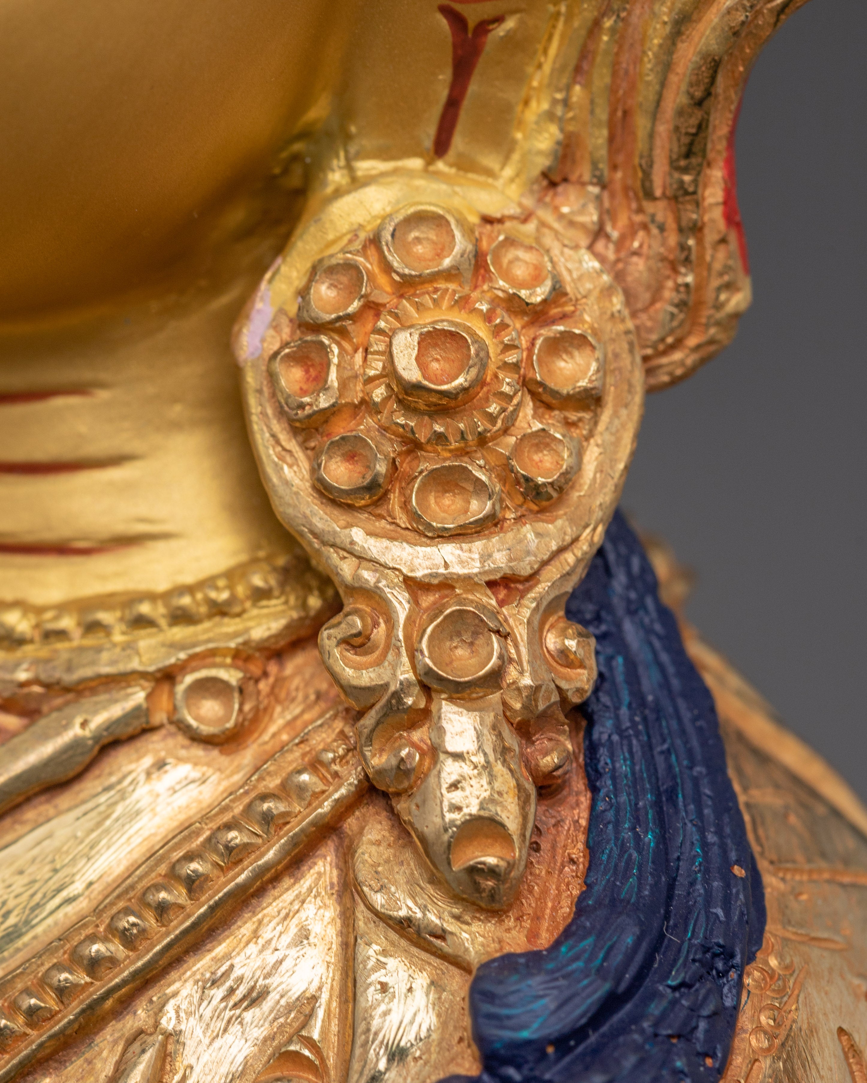 Golden Chenrezig Art: Bodhisattva of Wisdom