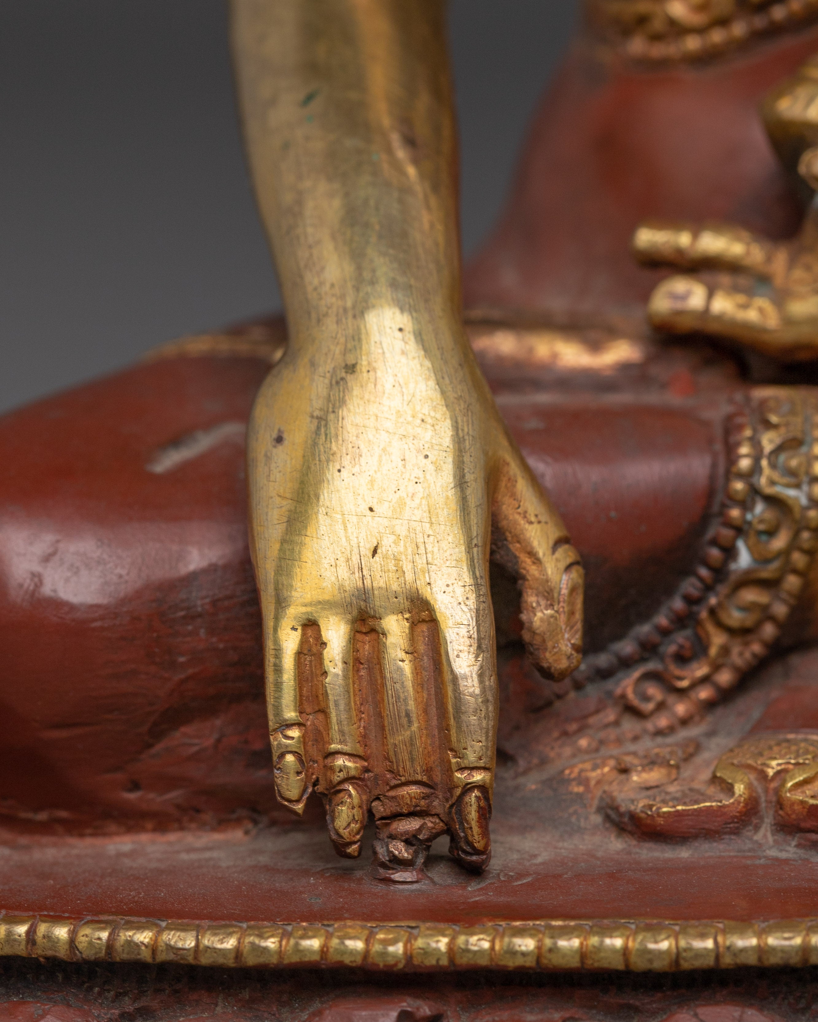 Shakyamuni Buddha Statue: Path to Enlightenment