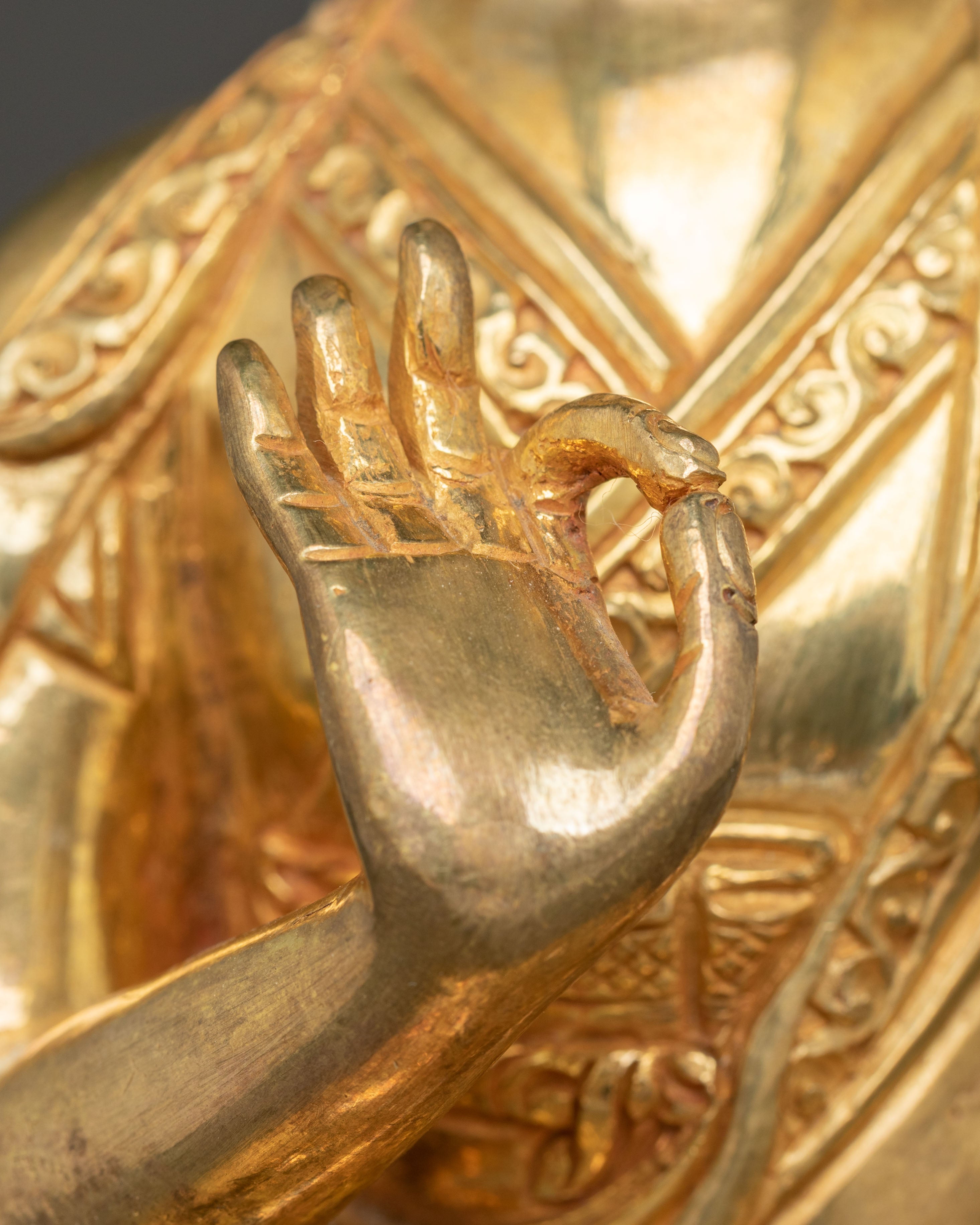 Tsongkhapa Statue Set: Symbolism of Wisdom and Compassion