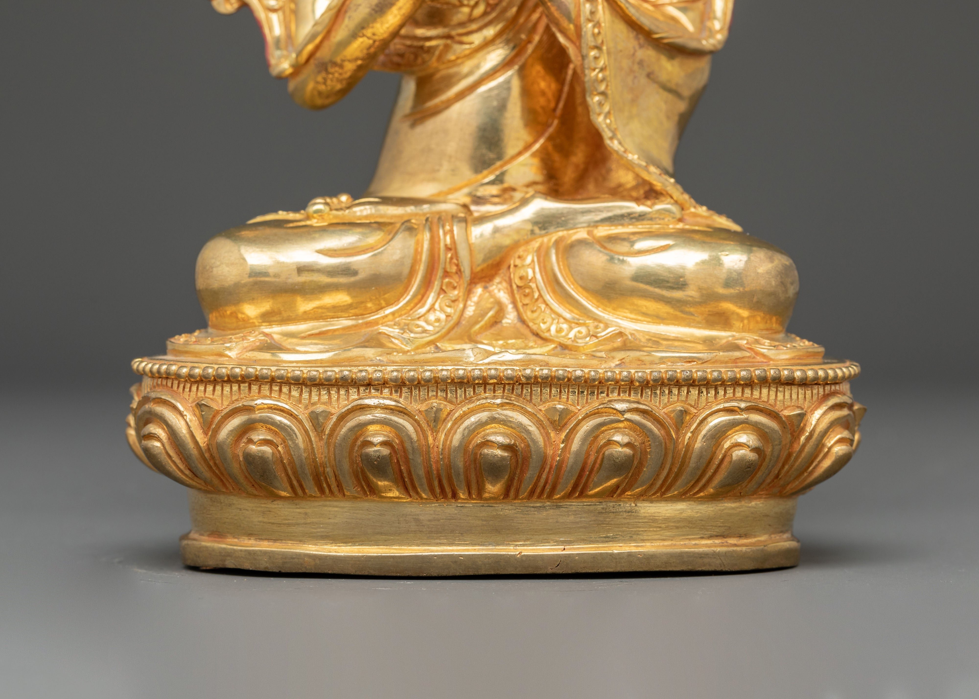 Tsongkhapa Statue Set: Symbolism of Wisdom and Compassion