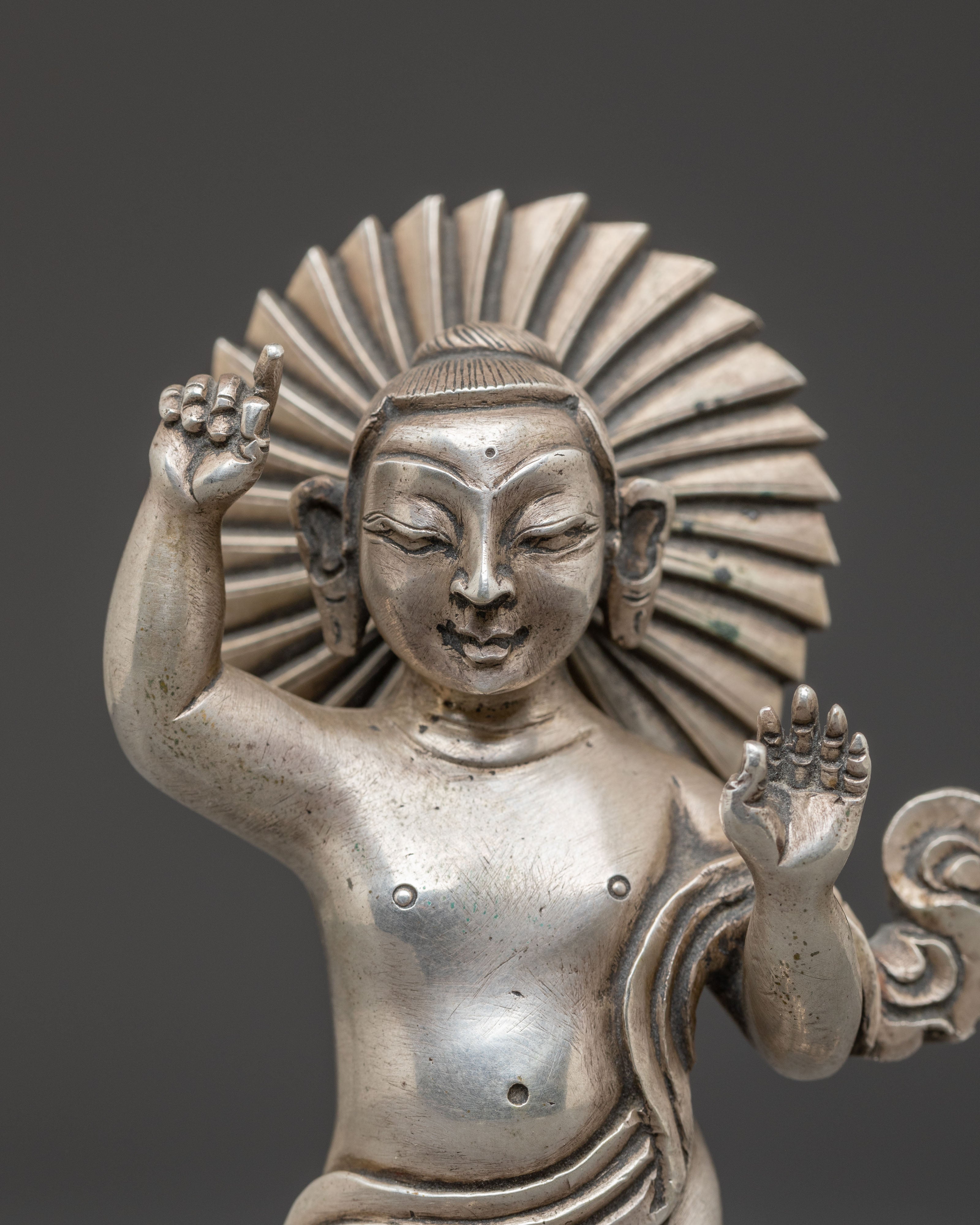 Majestic Little Buddha Statue - A Symbol of Enlightenment's Balance