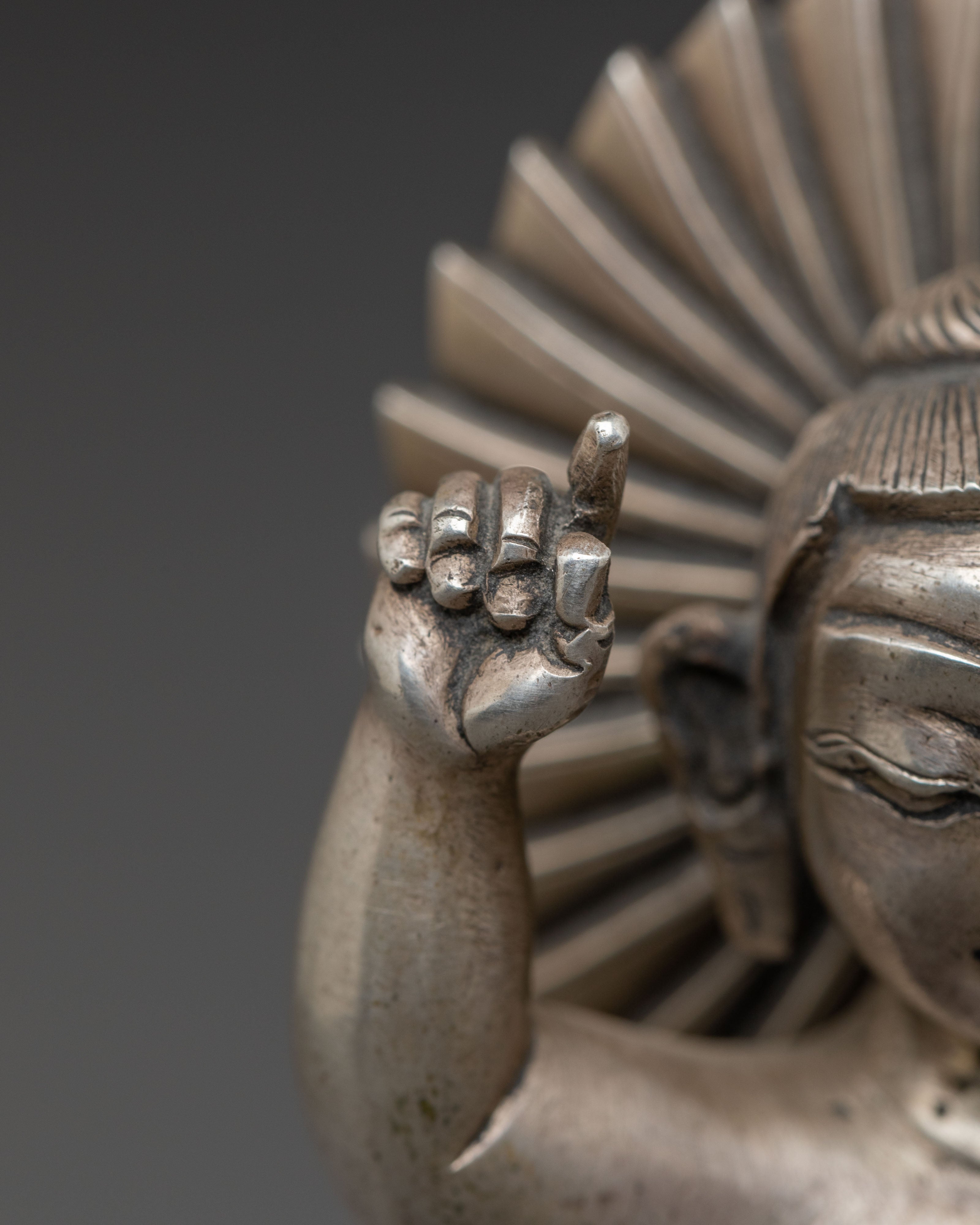 Majestic Little Buddha Statue - A Symbol of Enlightenment's Balance