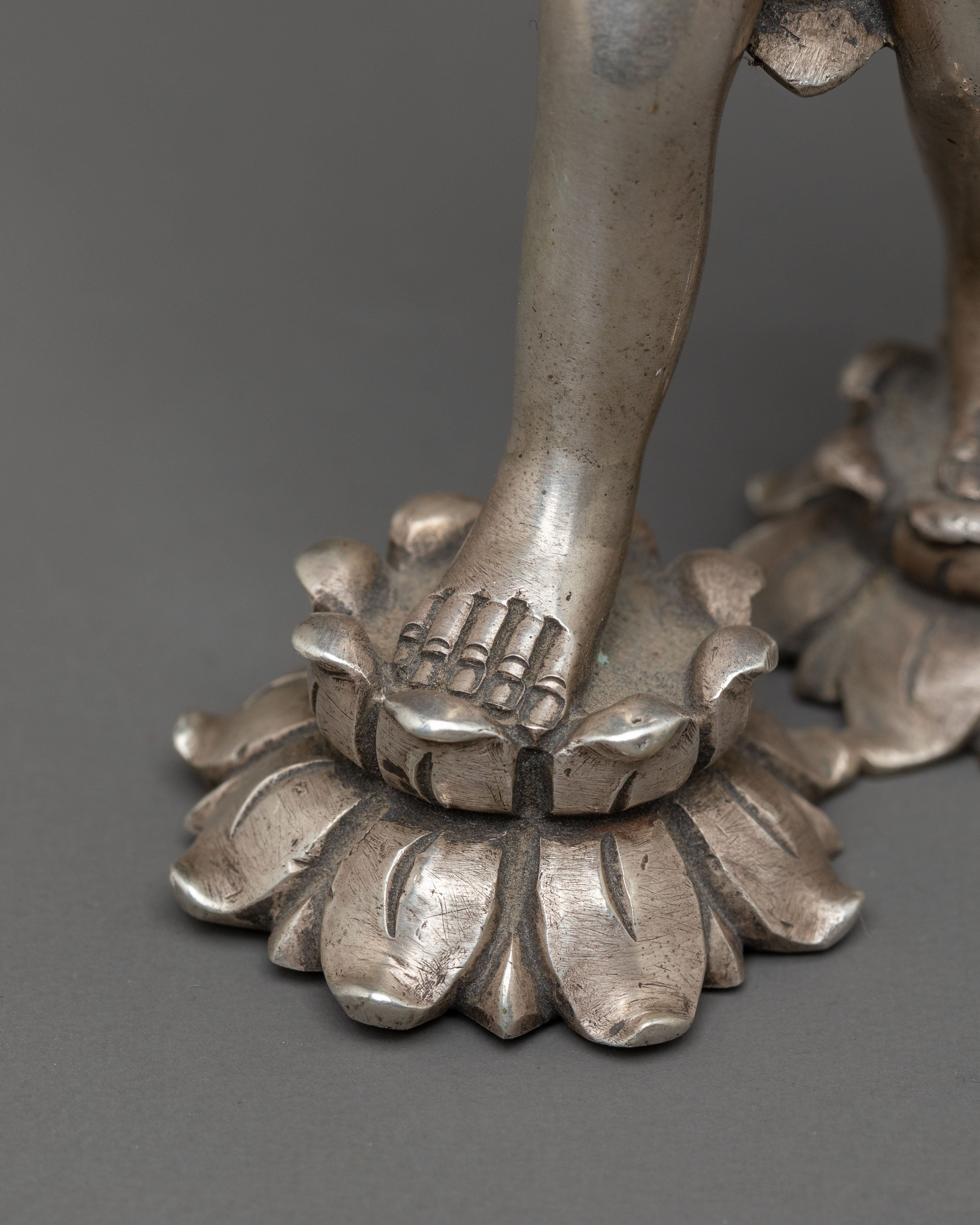 Majestic Little Buddha Statue - A Symbol of Enlightenment's Balance