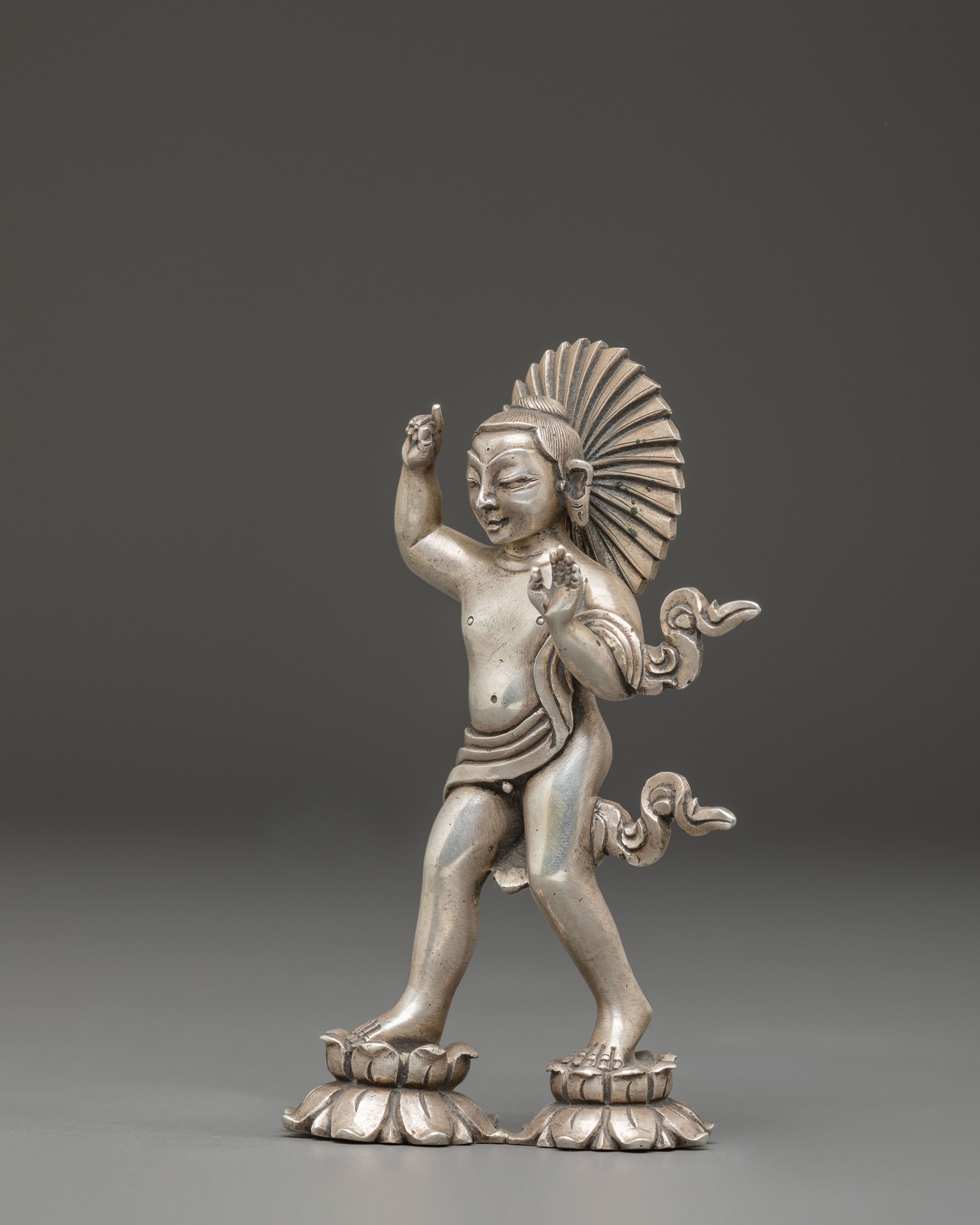 Majestic Little Buddha Statue - A Symbol of Enlightenment's Balance