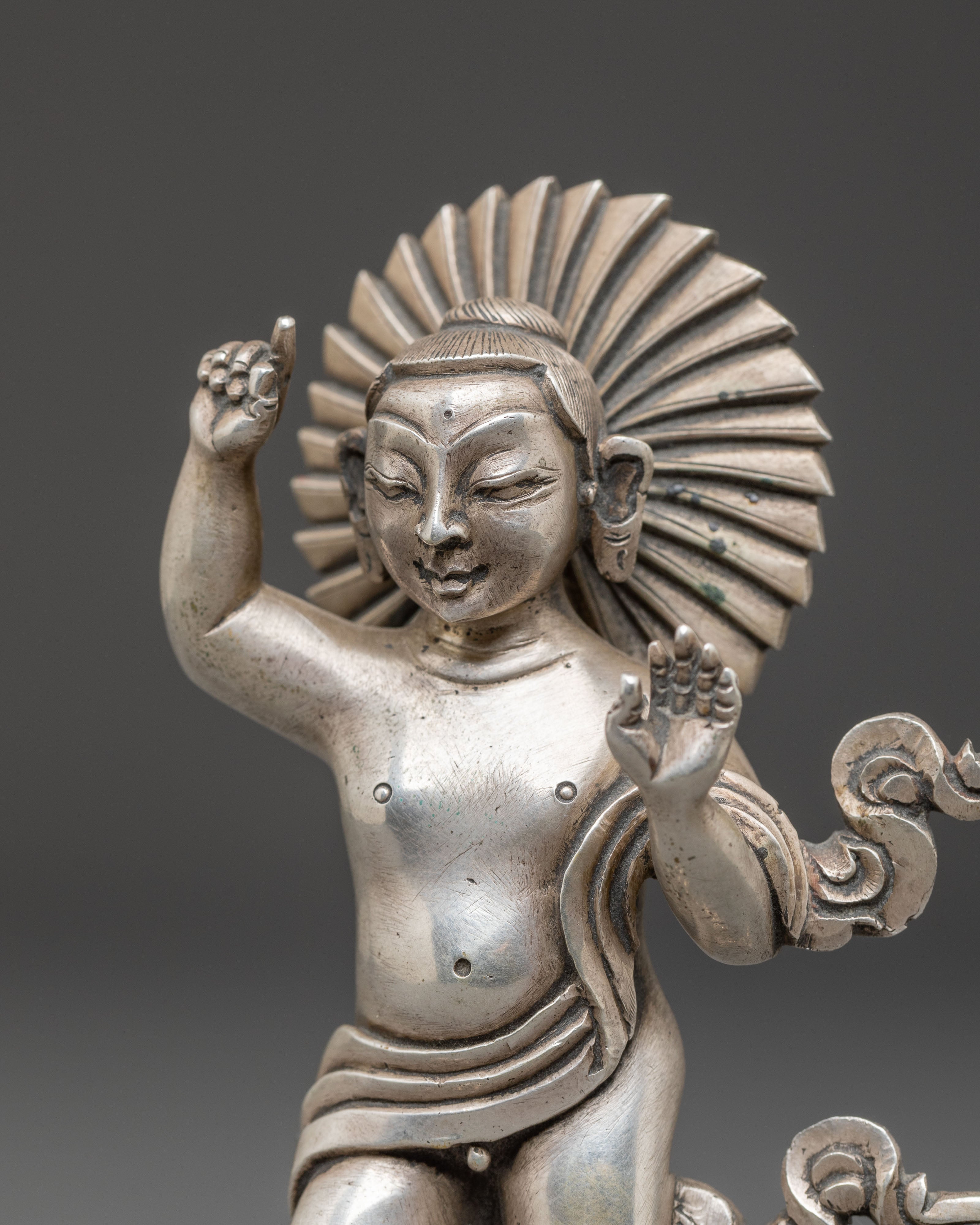 Majestic Little Buddha Statue - A Symbol of Enlightenment's Balance