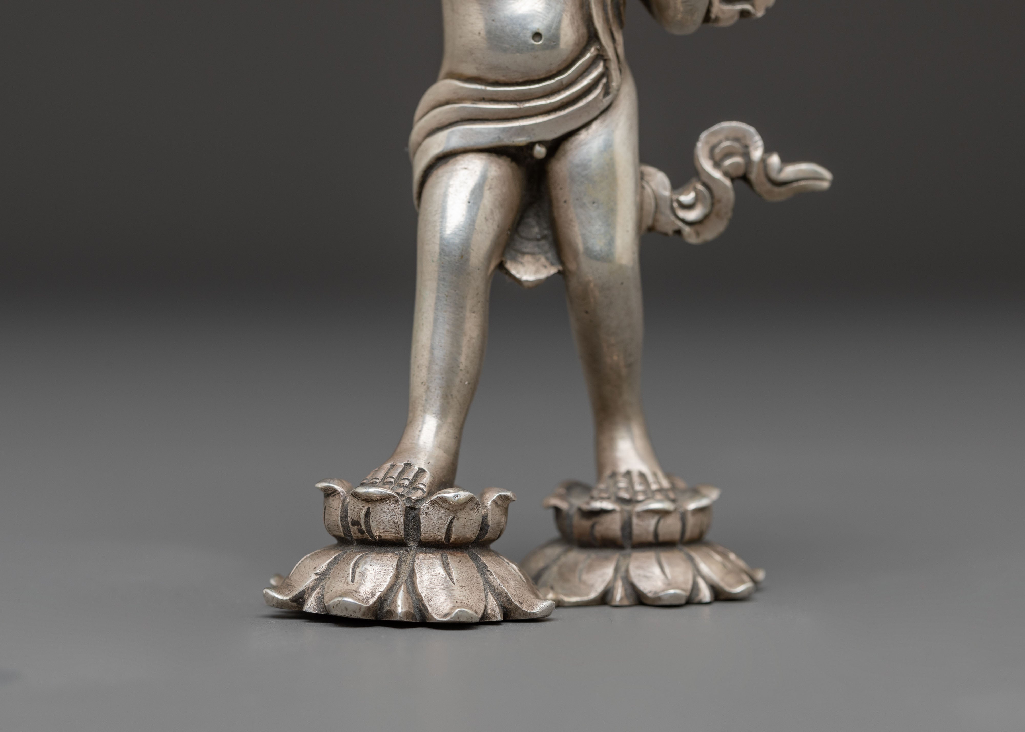 Majestic Little Buddha Statue - A Symbol of Enlightenment's Balance