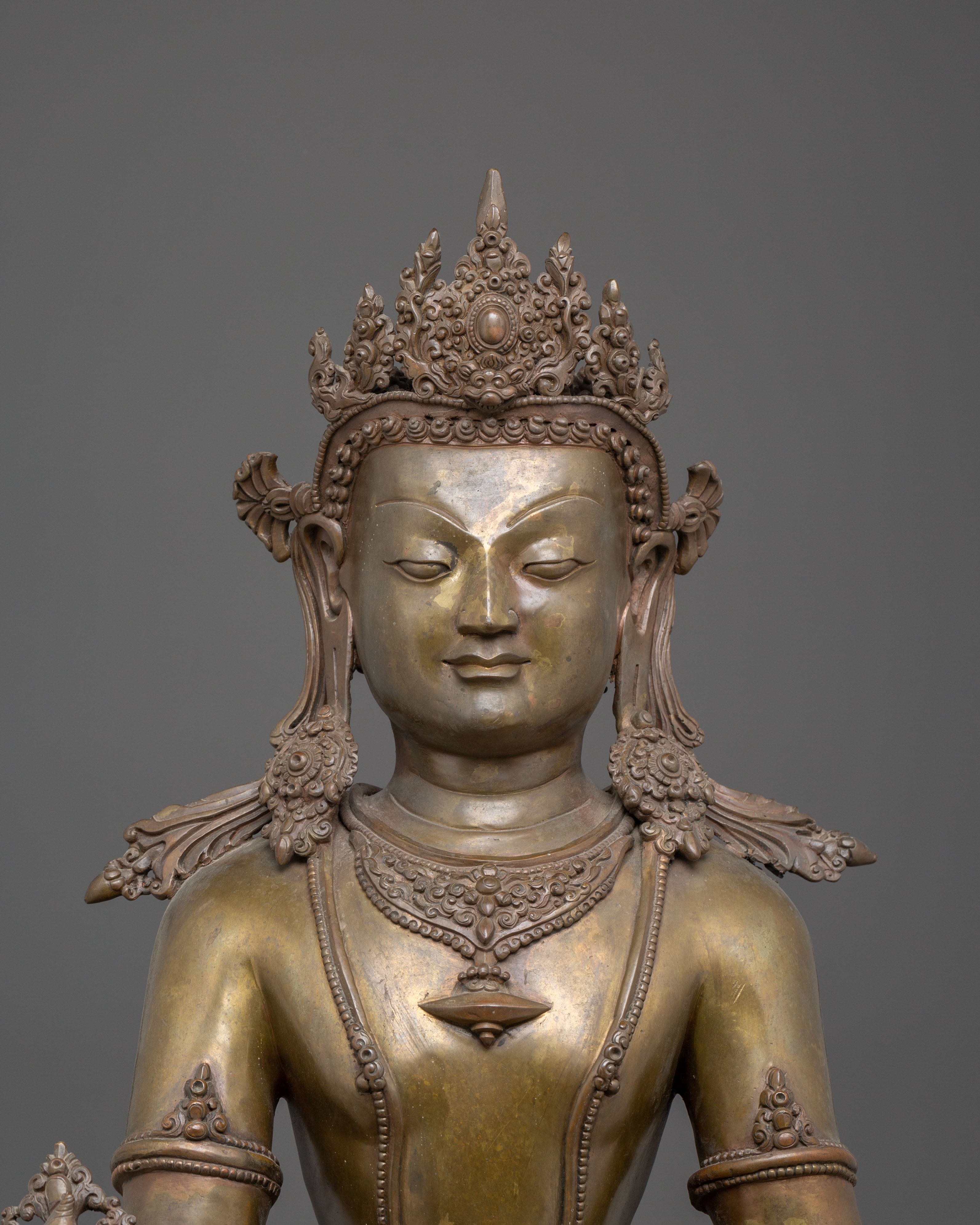 Statue of Medicine Buddha: Divine Spiritual Healing