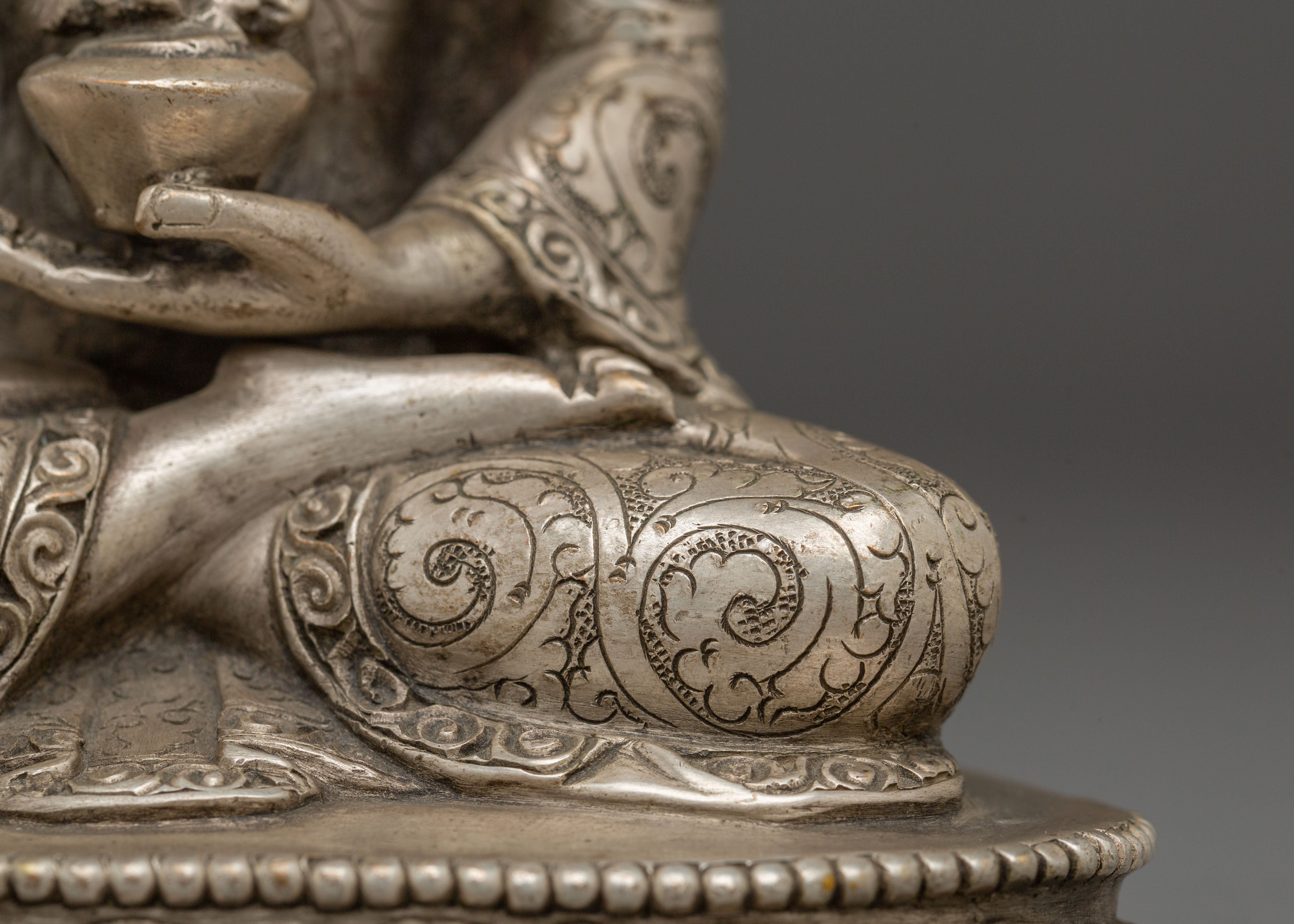 Medicine Buddha Statue : True Spiritual Healer