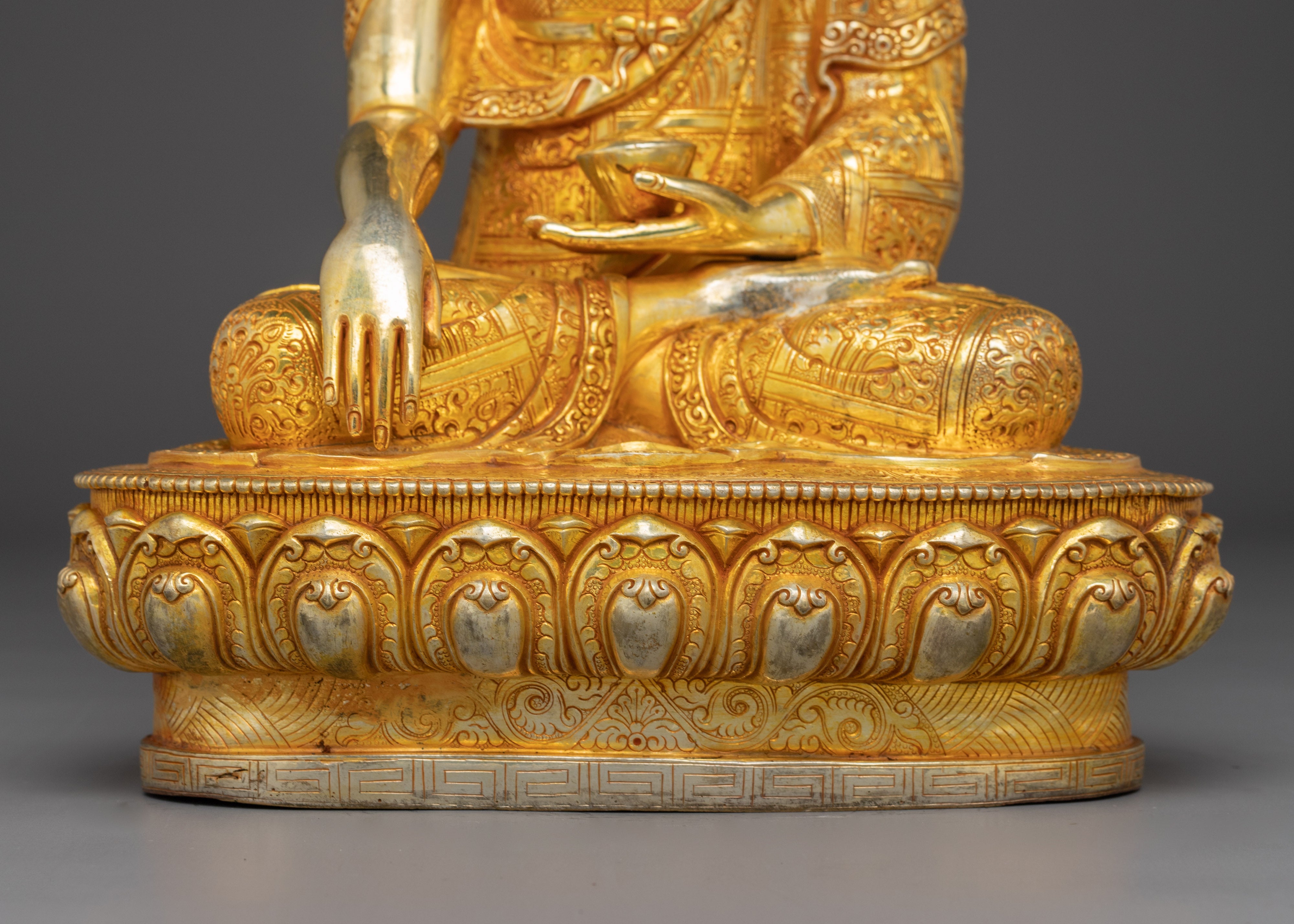 Radiant Statue of Shakyamuni Buddha | Dharma Decor for Altars