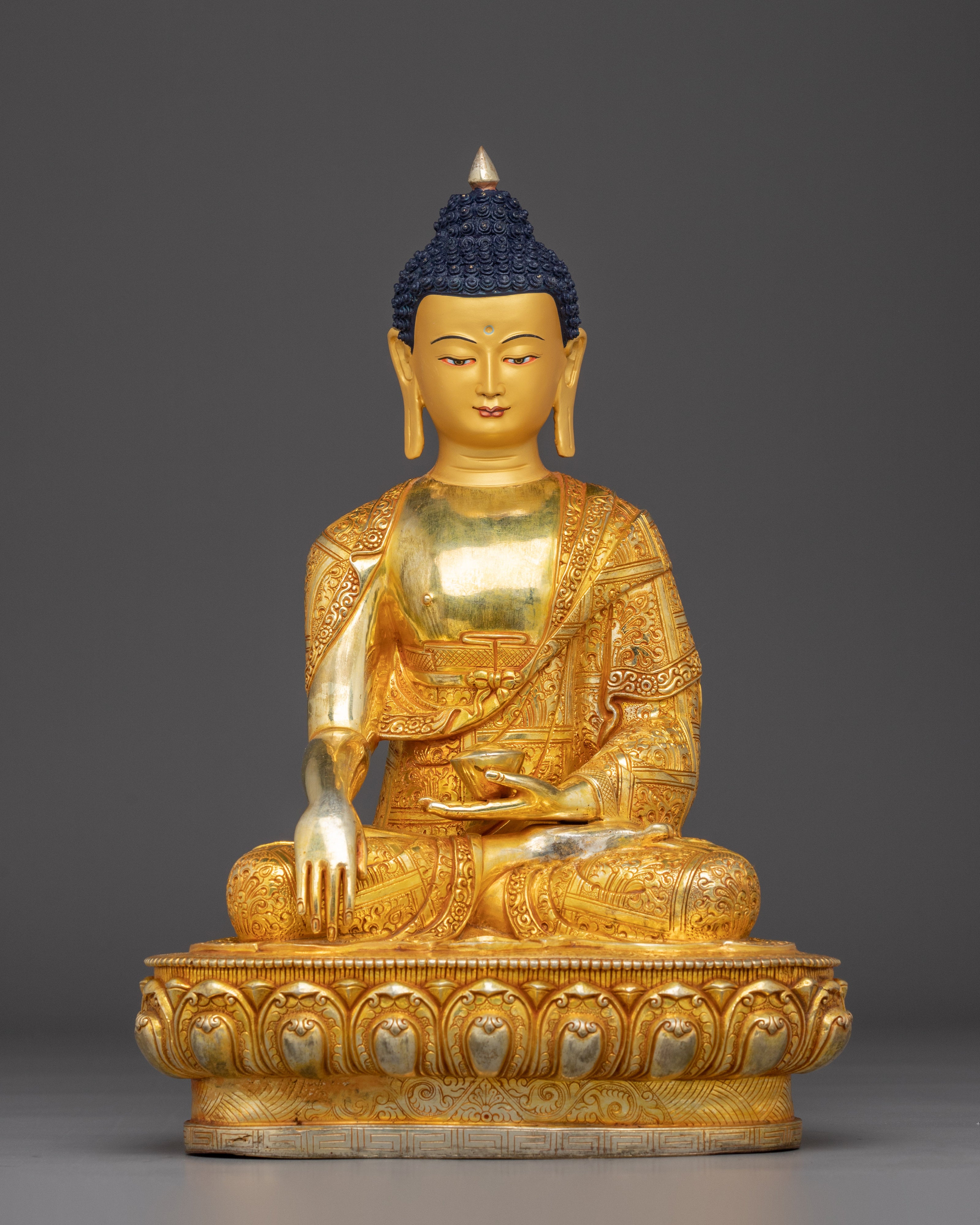 Radiant Statue of Shakyamuni Buddha