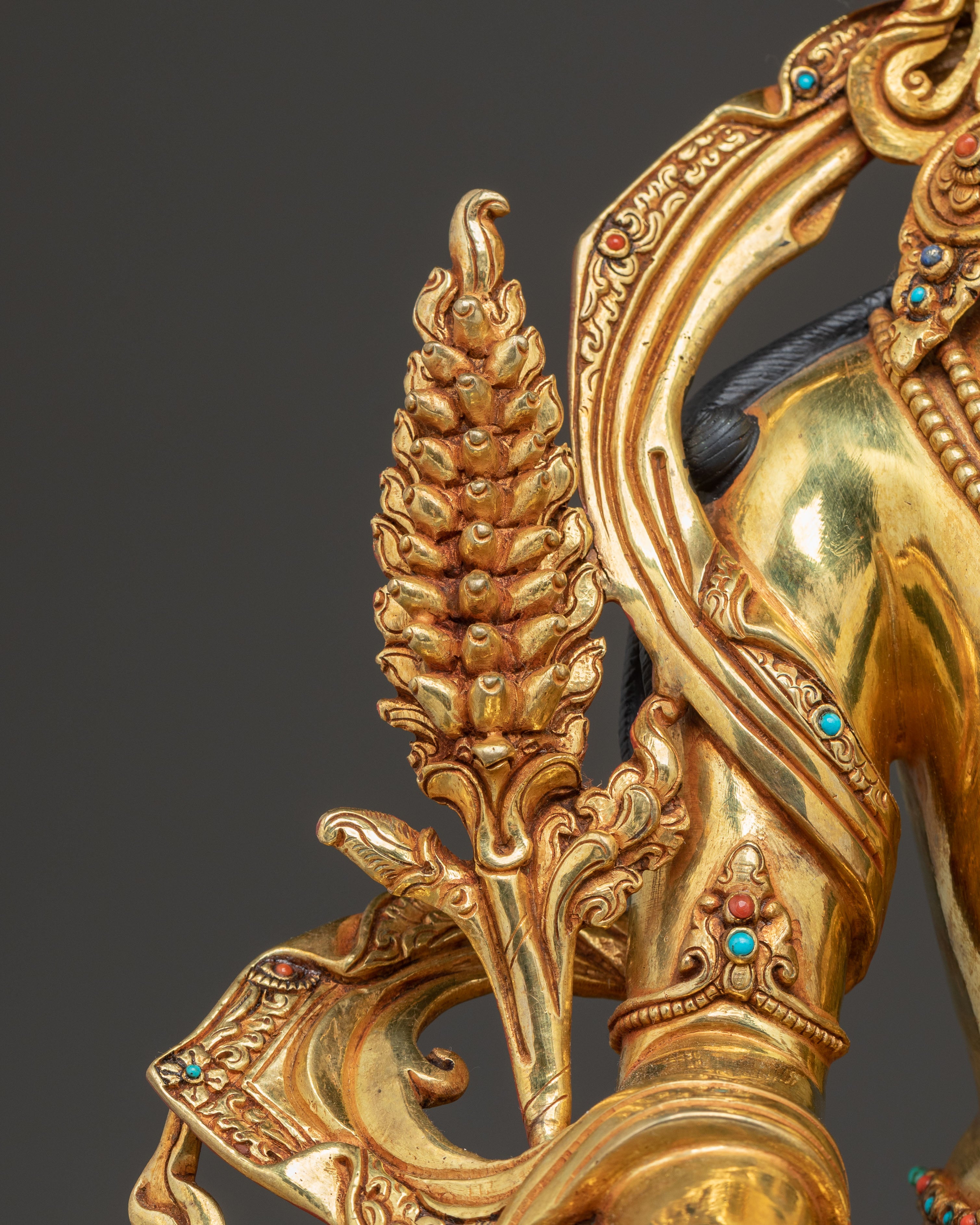 Golden Ksitigarbha Artwork: Divine Bodhisattva Being