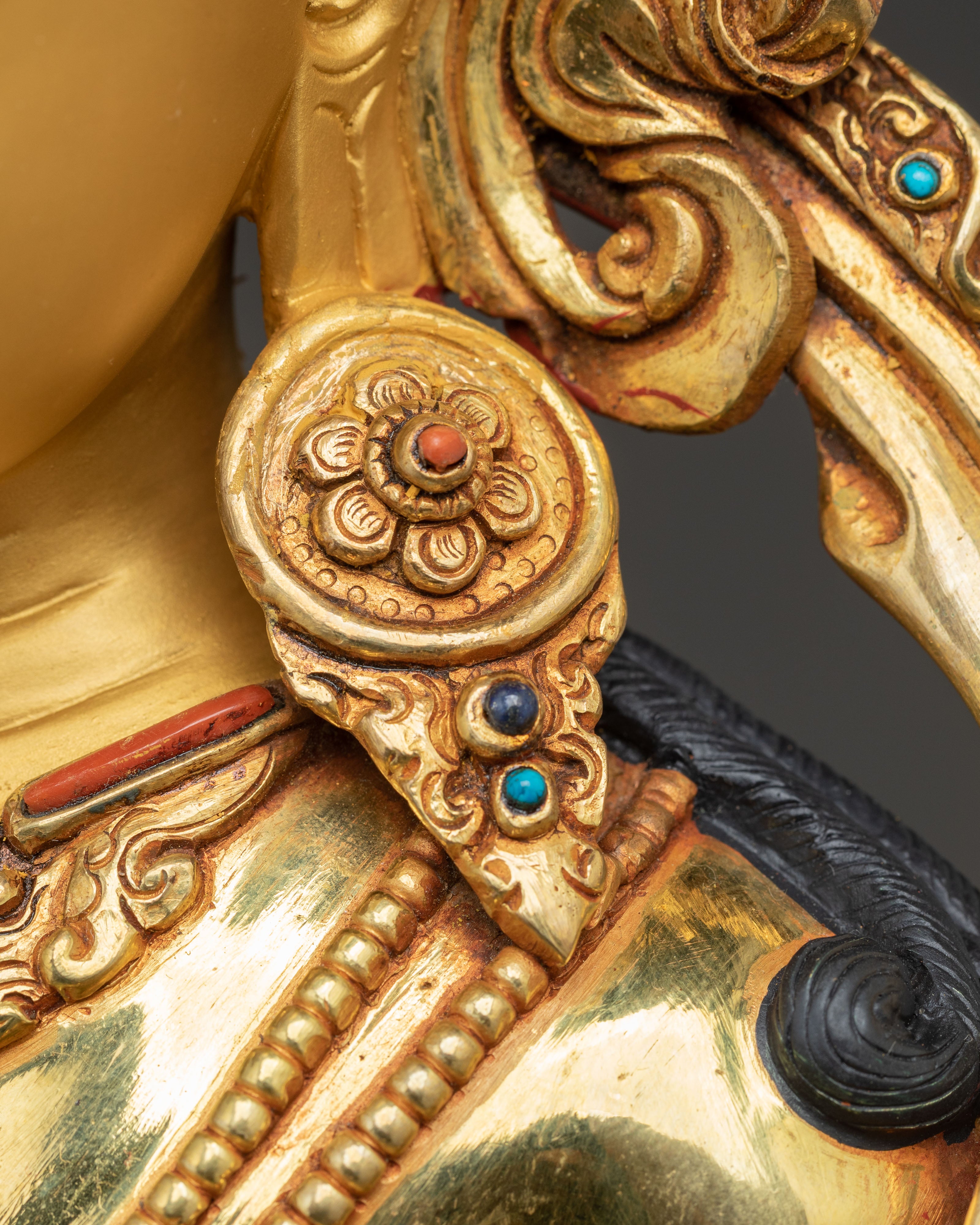 Golden Ksitigarbha Artwork: Divine Bodhisattva Being
