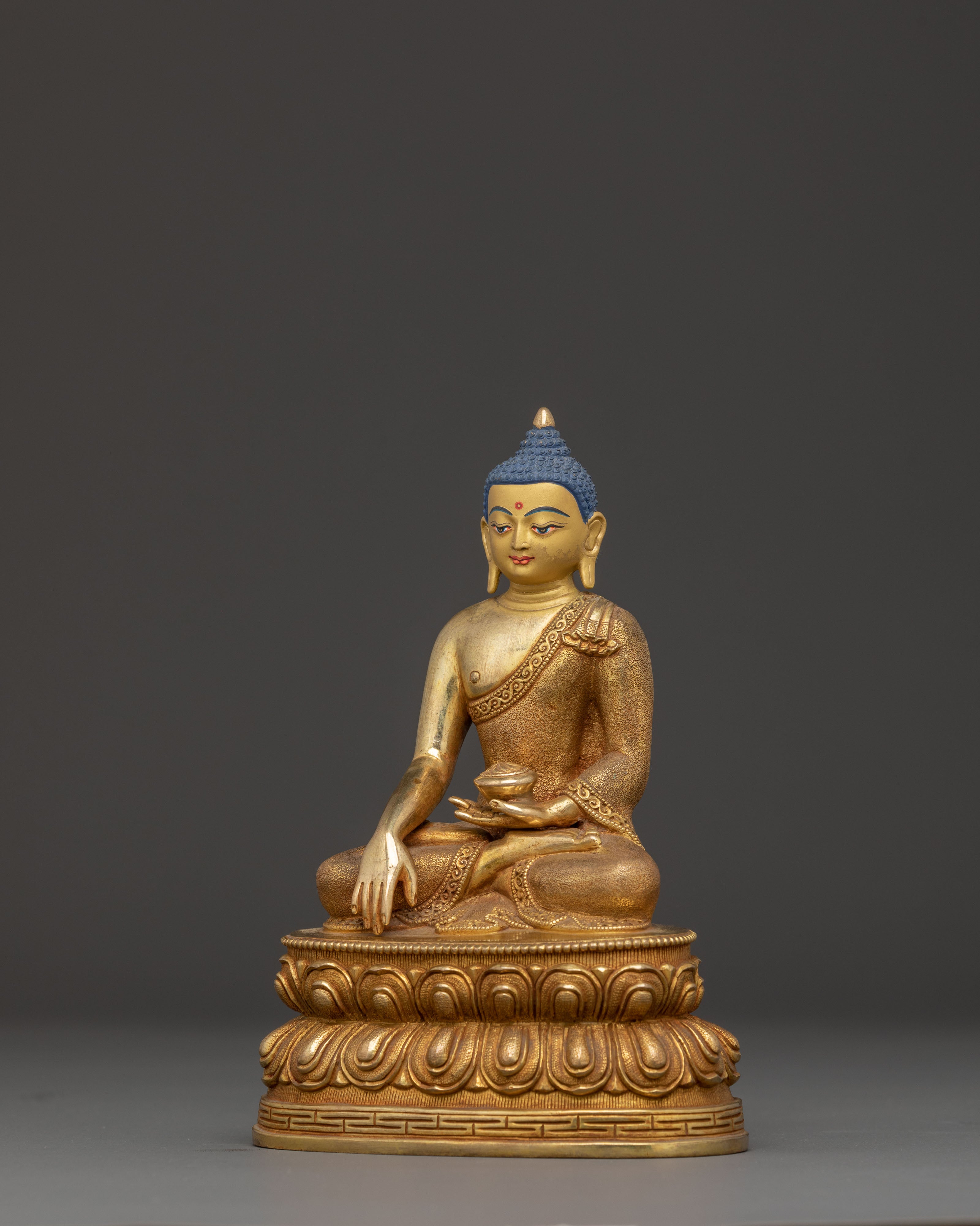 Golden Statue of Buddha Shakyamuni | The Enlightened One