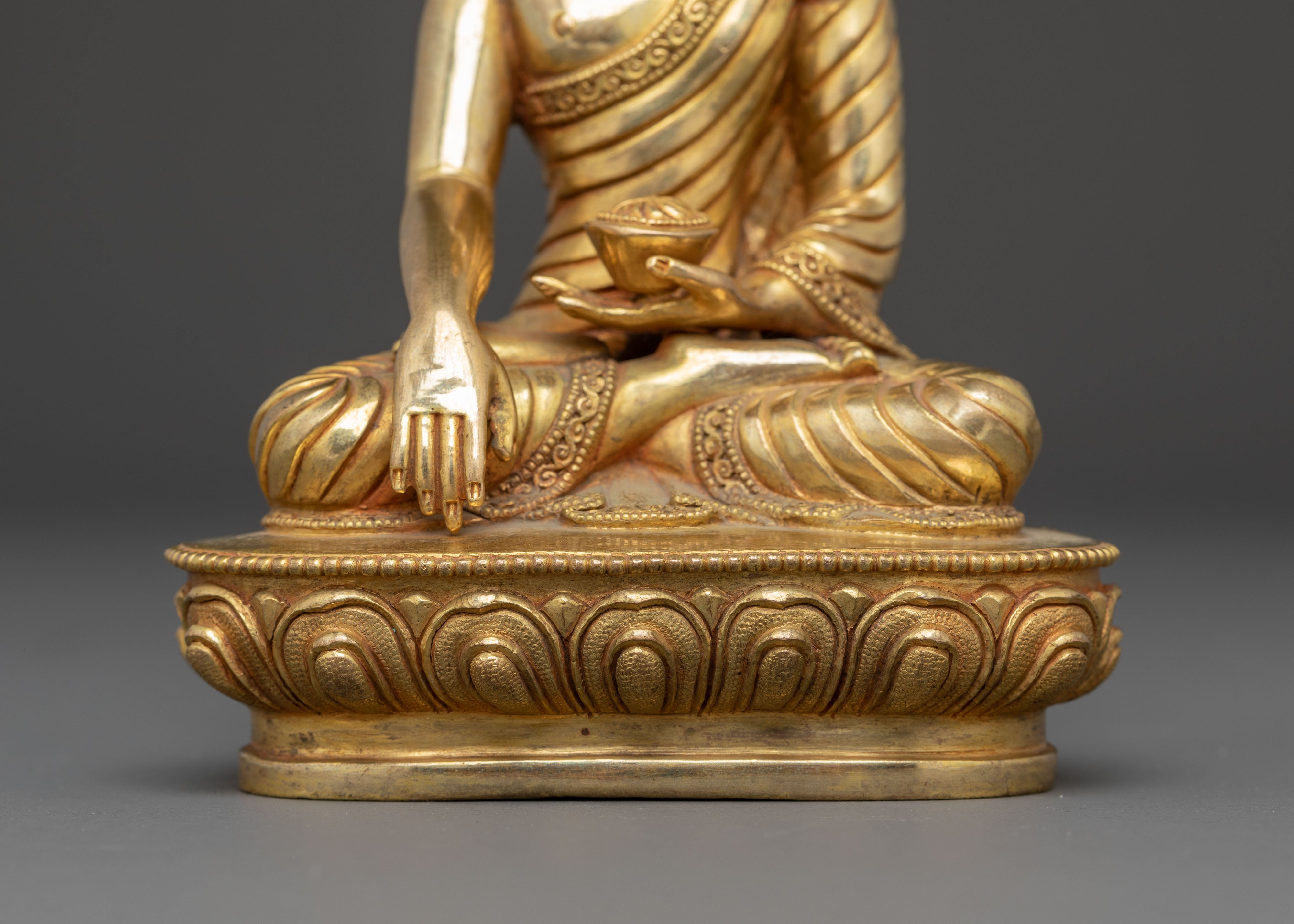 Golden Sculpture of Buddha Shakyamuni | The Awakened One