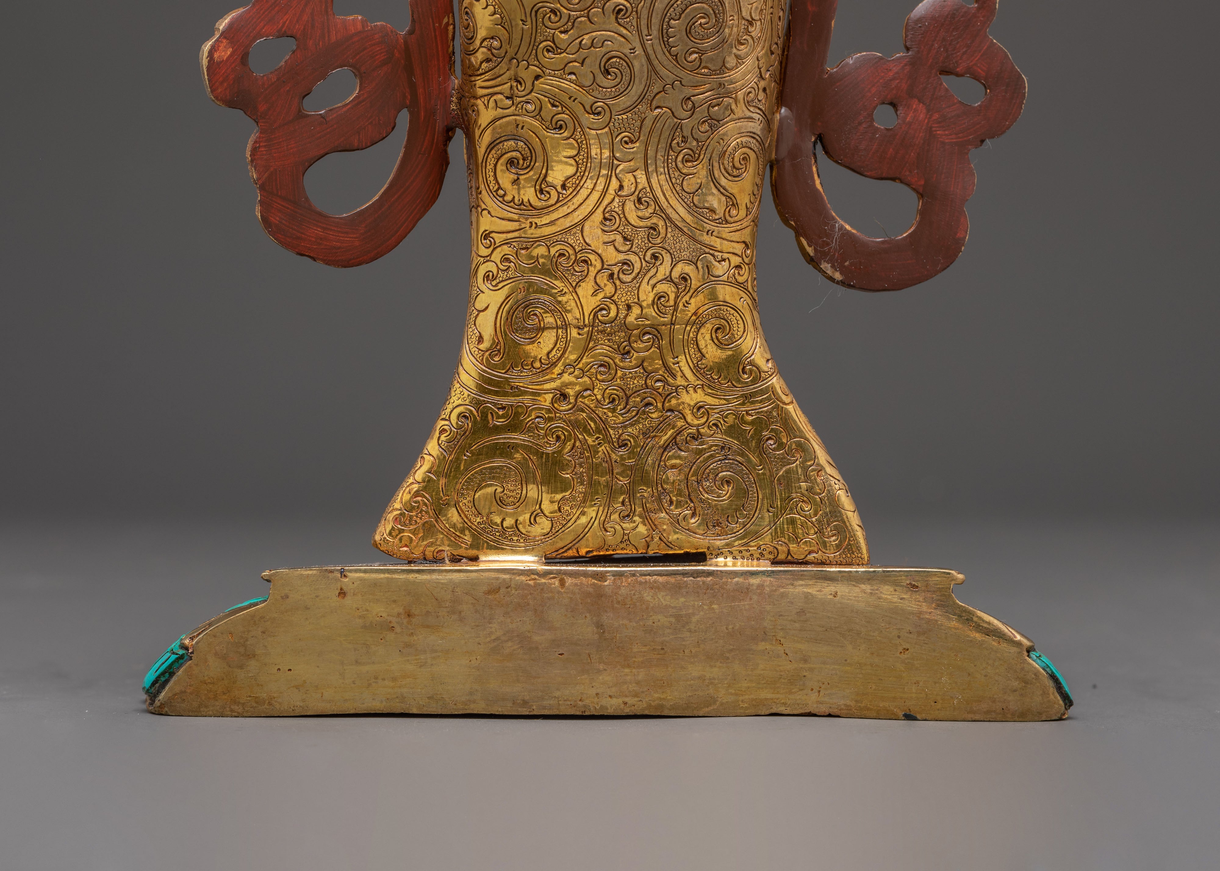 Statue of Guru Rinpoche with Yeshe Tshogyal and Mandharva