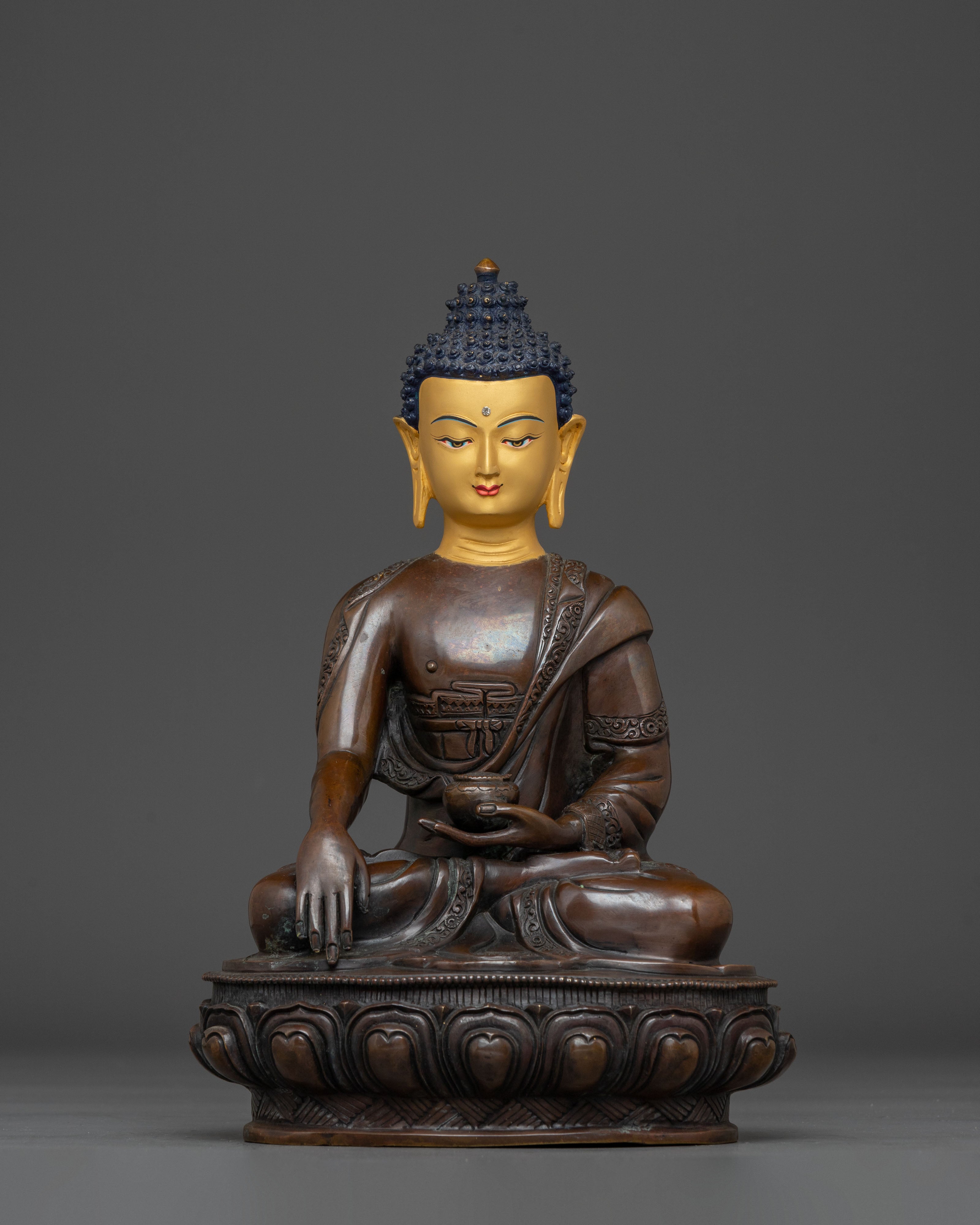Oxidized Copper Statue of Buddha Shakyamuni