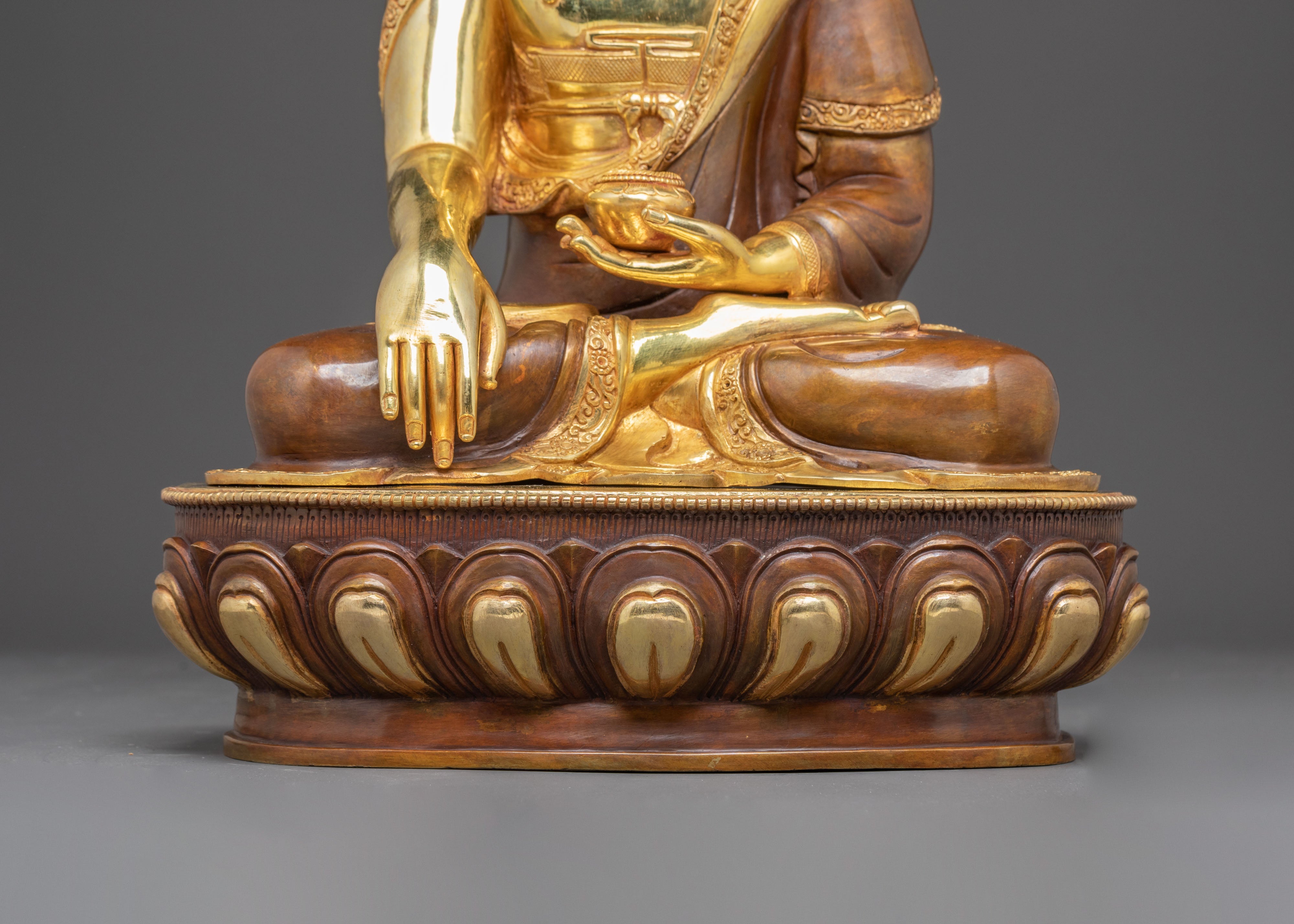 Copper Handmade Statue of Shakyamuni Buddha