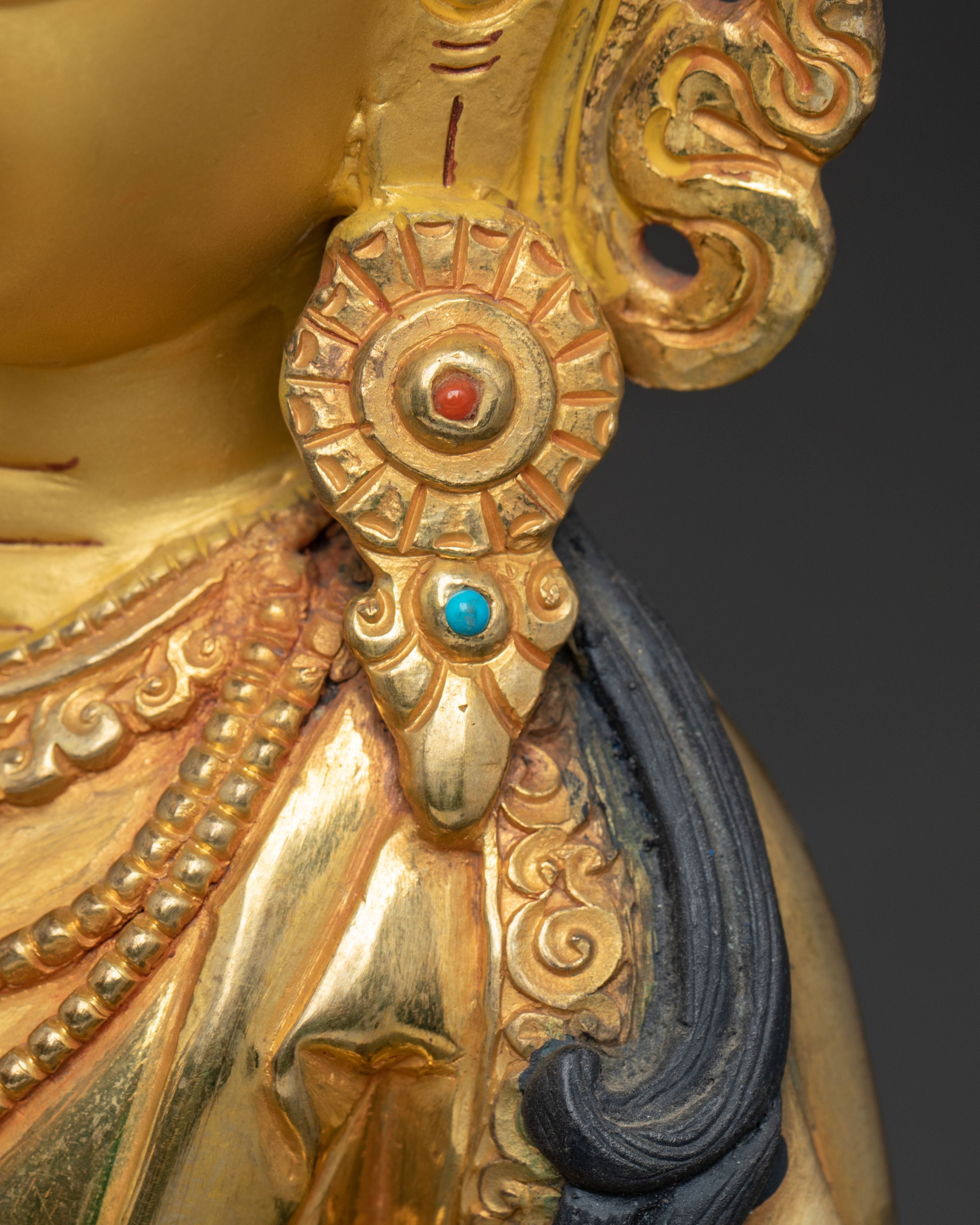 Golden Vajrasattva Statue: Symbol of Purification