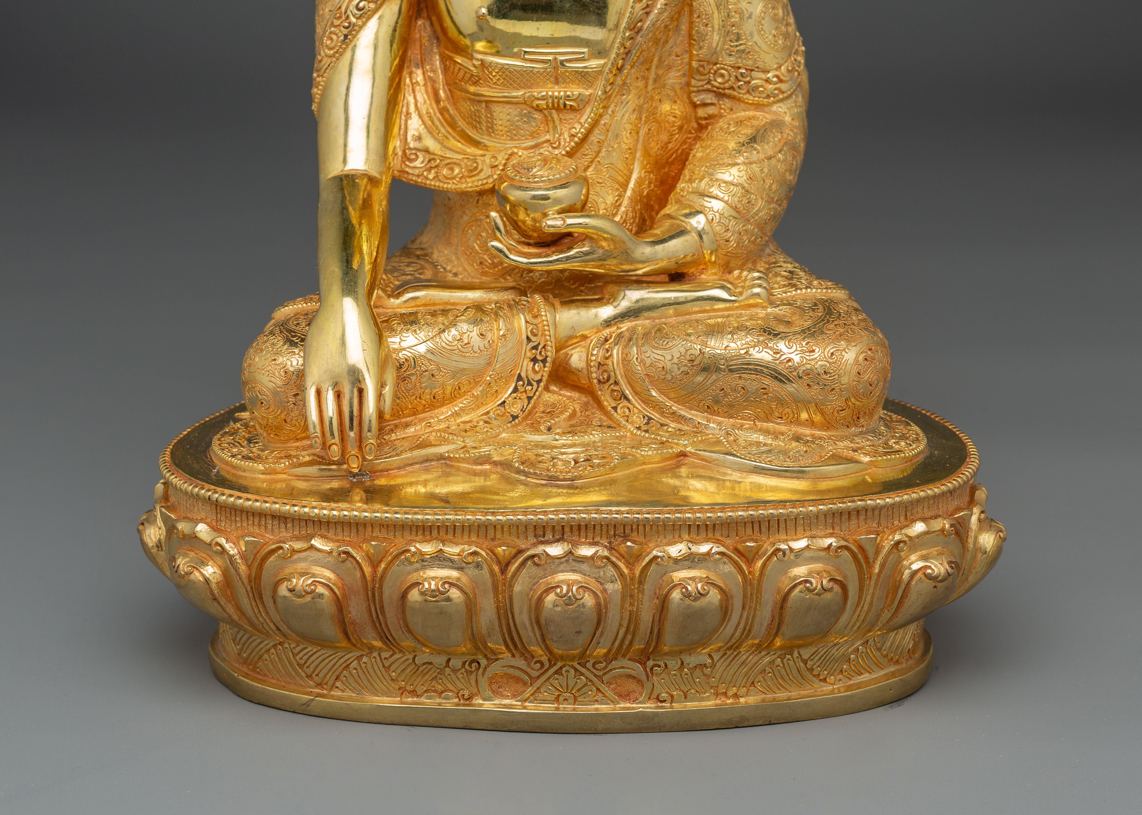 Statue of Buddha Shakyamuni | The Enlightened One