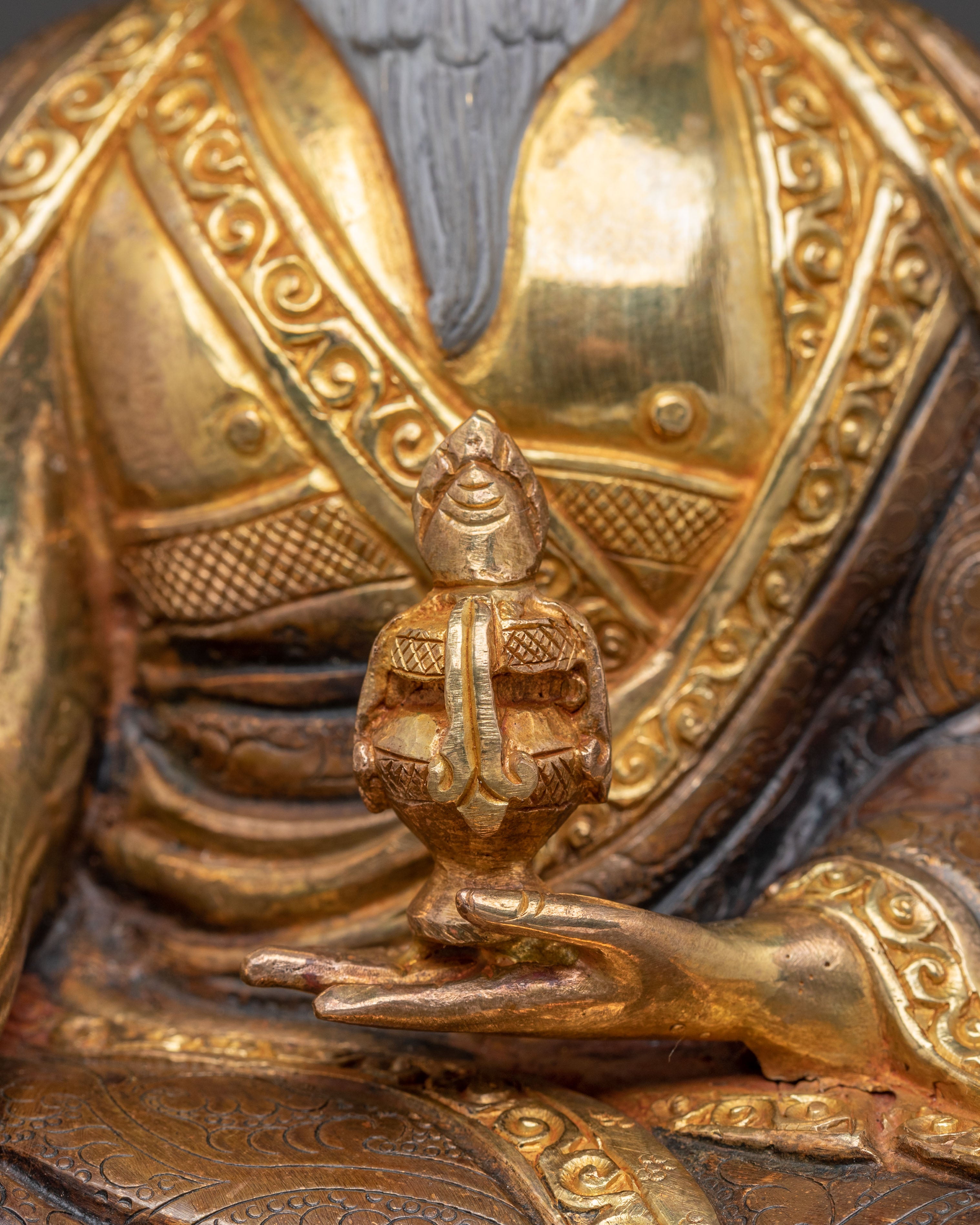 Golden Zhabdrung Rinpoche Statue | The Great Unifier