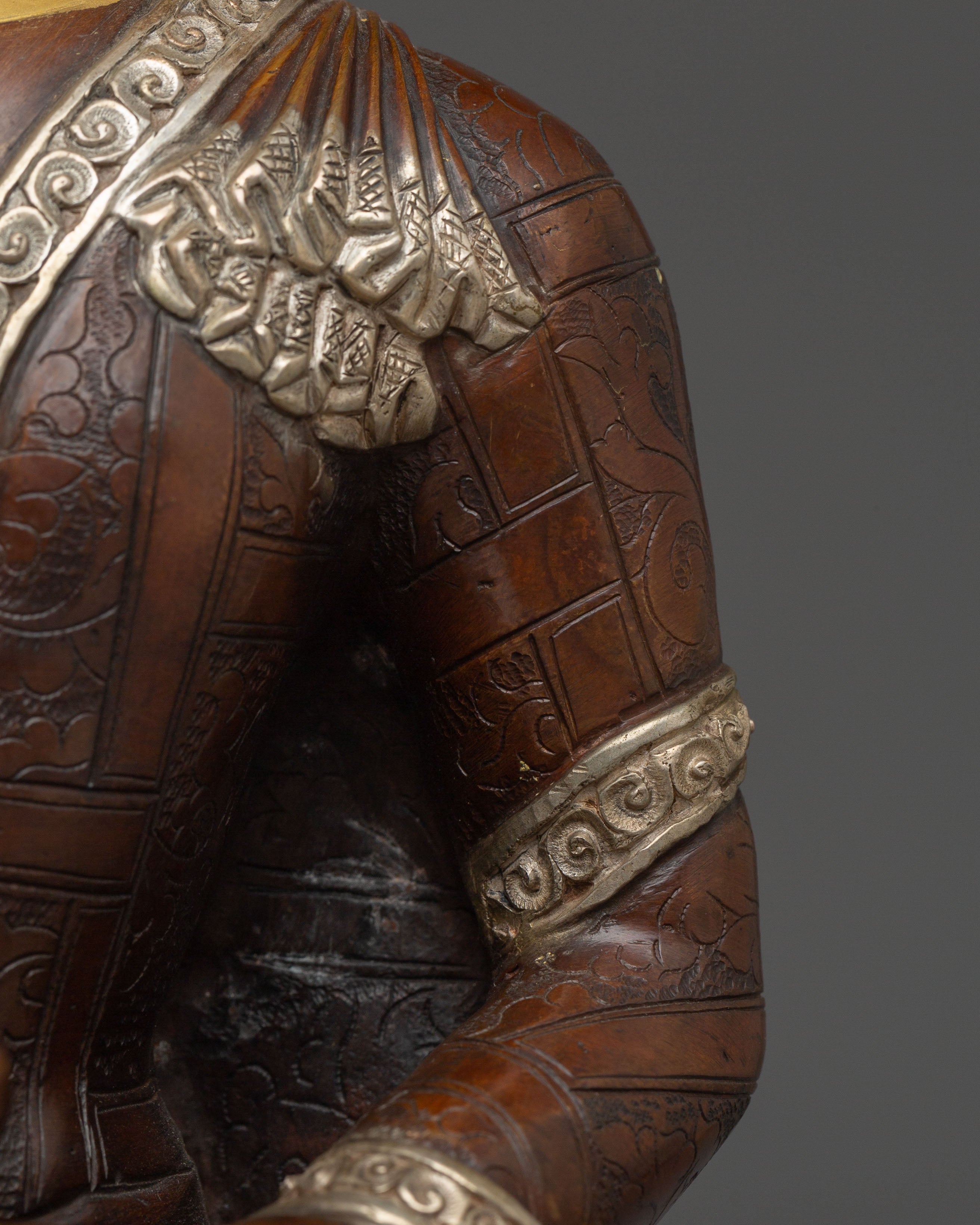 Serene Statue of Supreme Healing Buddha Bhaisajyaguru | Tibetan Medicine Buddha