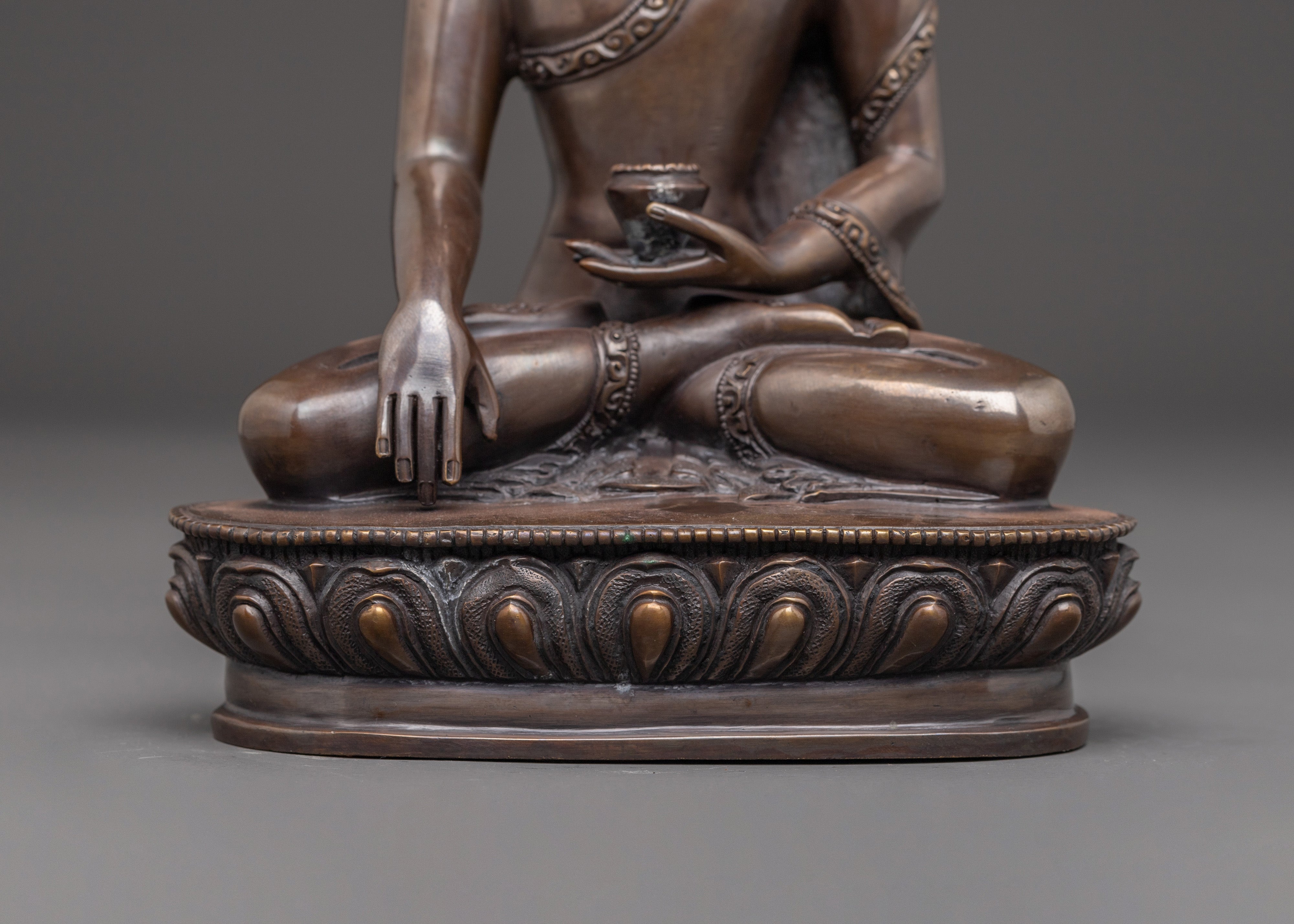 Handcrafted Shakyamuni Buddha Statue: The Enlightened One | Historical Buddha