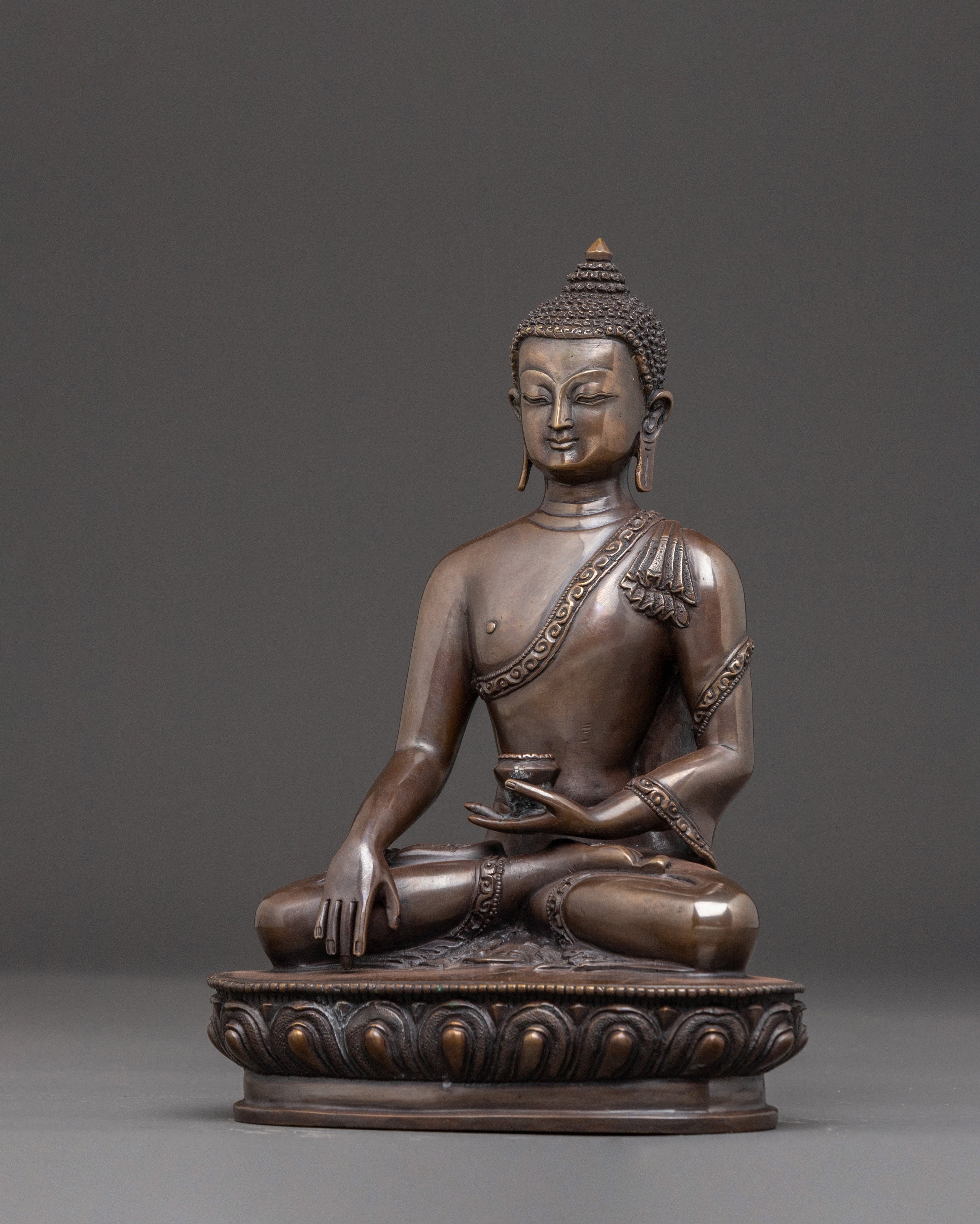 Handcrafted Shakyamuni Buddha Statue: The Enlightened One | Historical Buddha