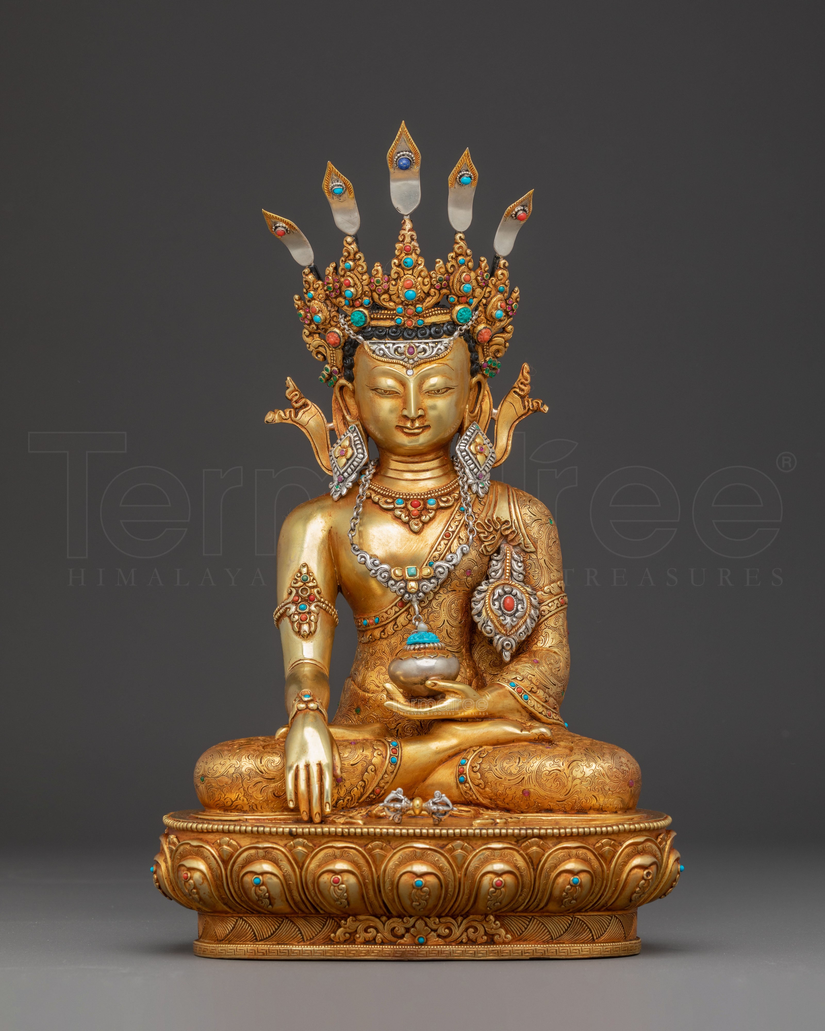 Statue of Dharma Guru Crown Shakyamuni Buddha