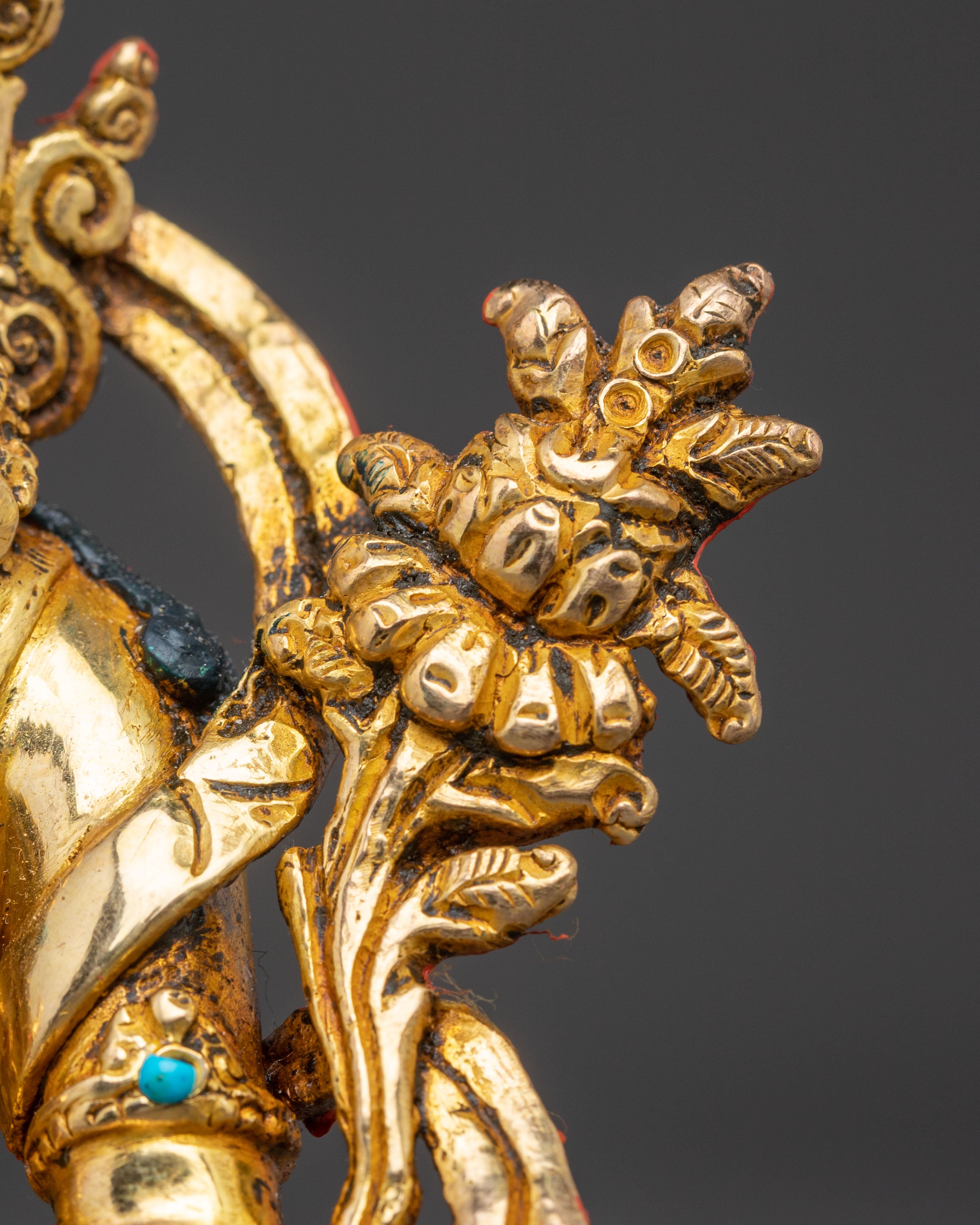 Golden Statue of Samanthabhadra | Dharma Protector