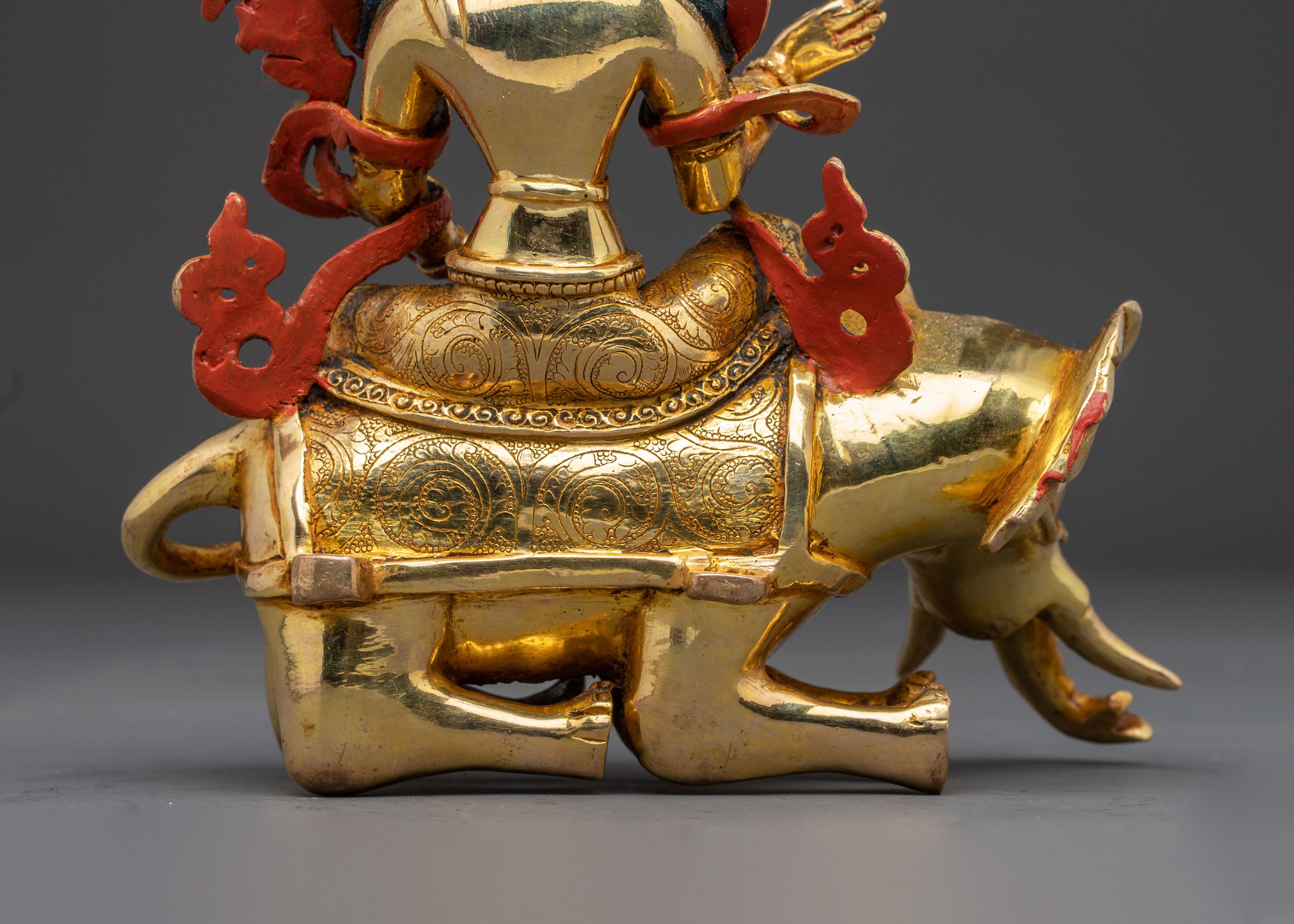 Golden Statue of Samanthabhadra | Dharma Protector