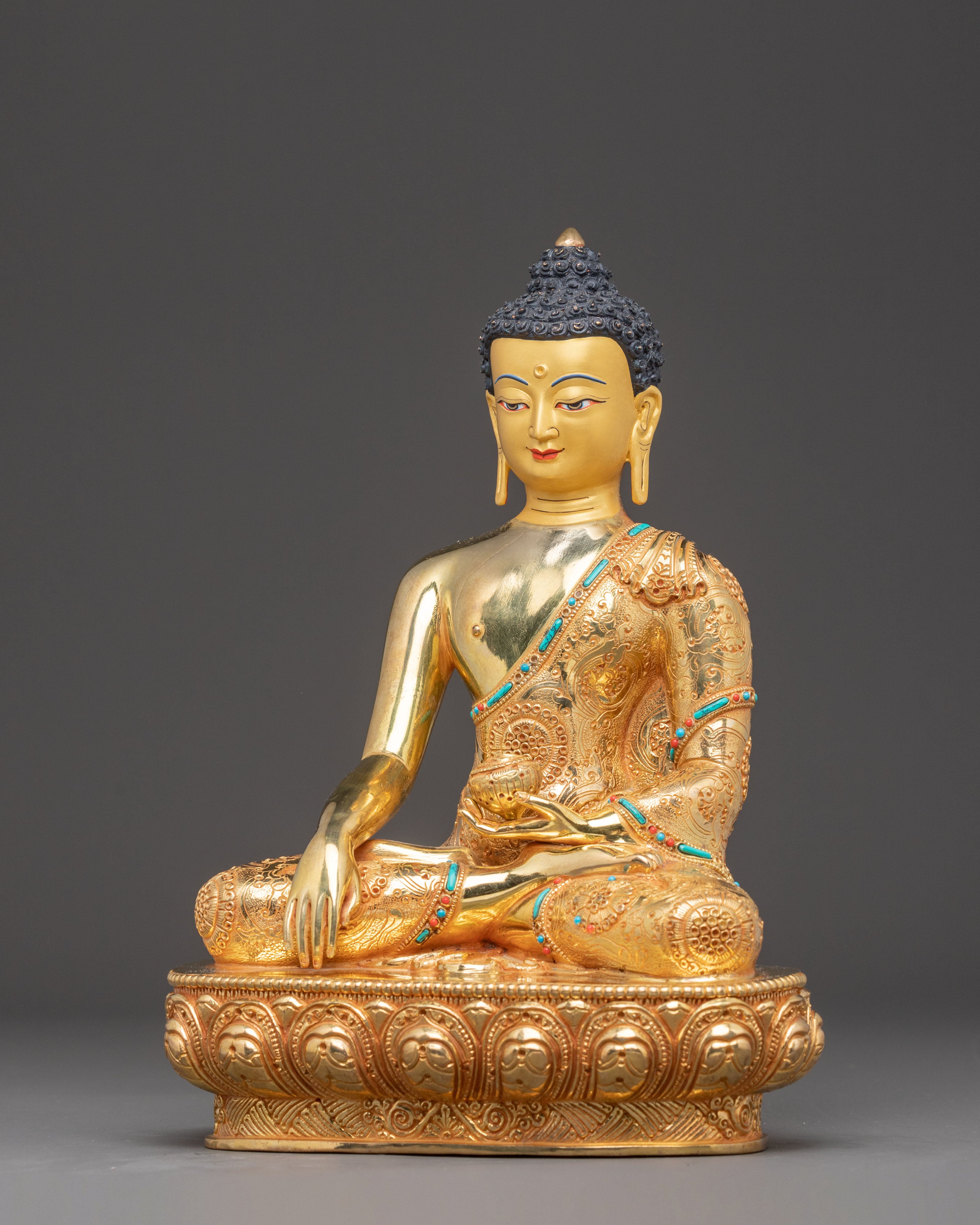 Gautama Buddha Statue: Influential Spiritual Teacher