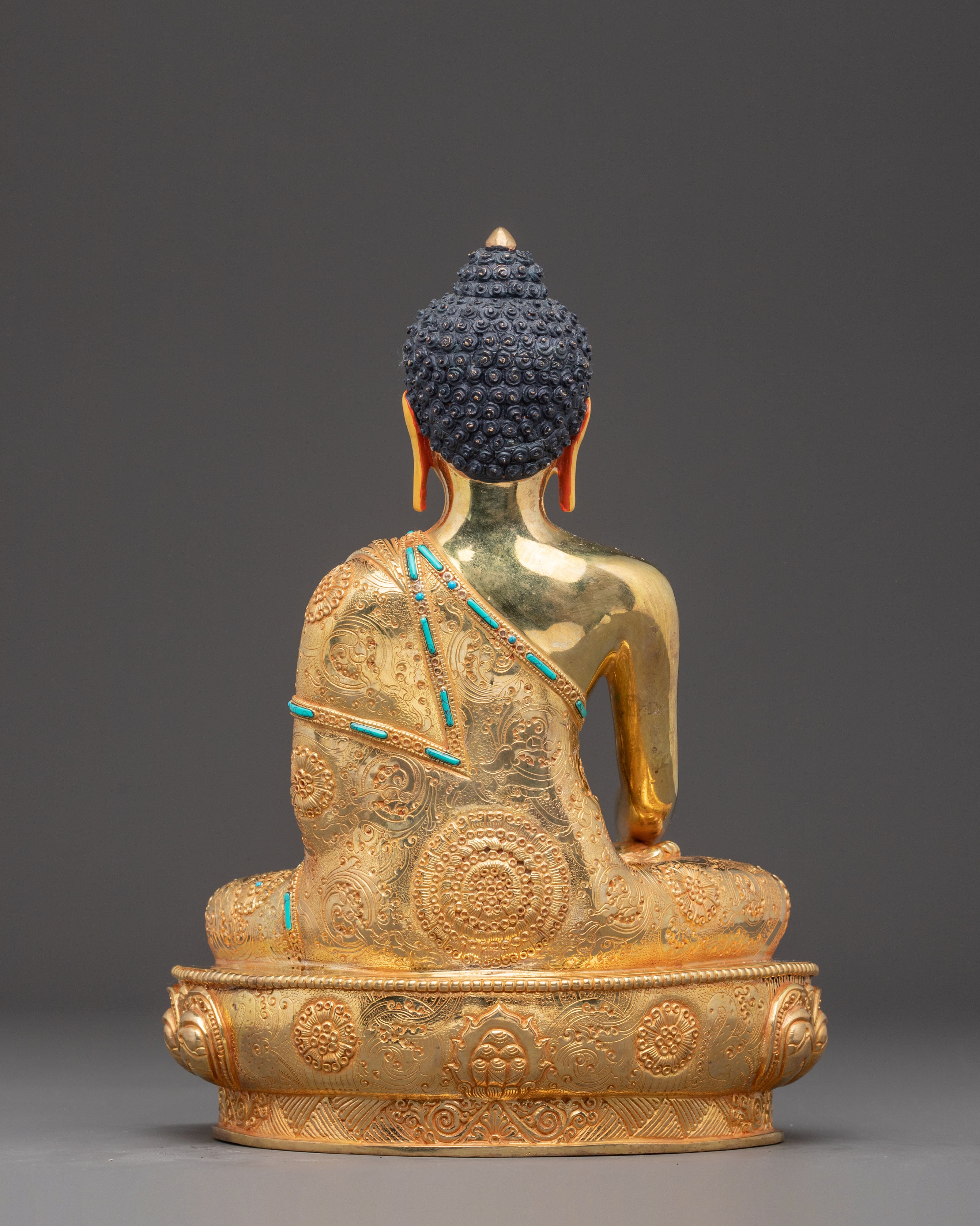 Gautama Buddha Statue: Influential Spiritual Teacher
