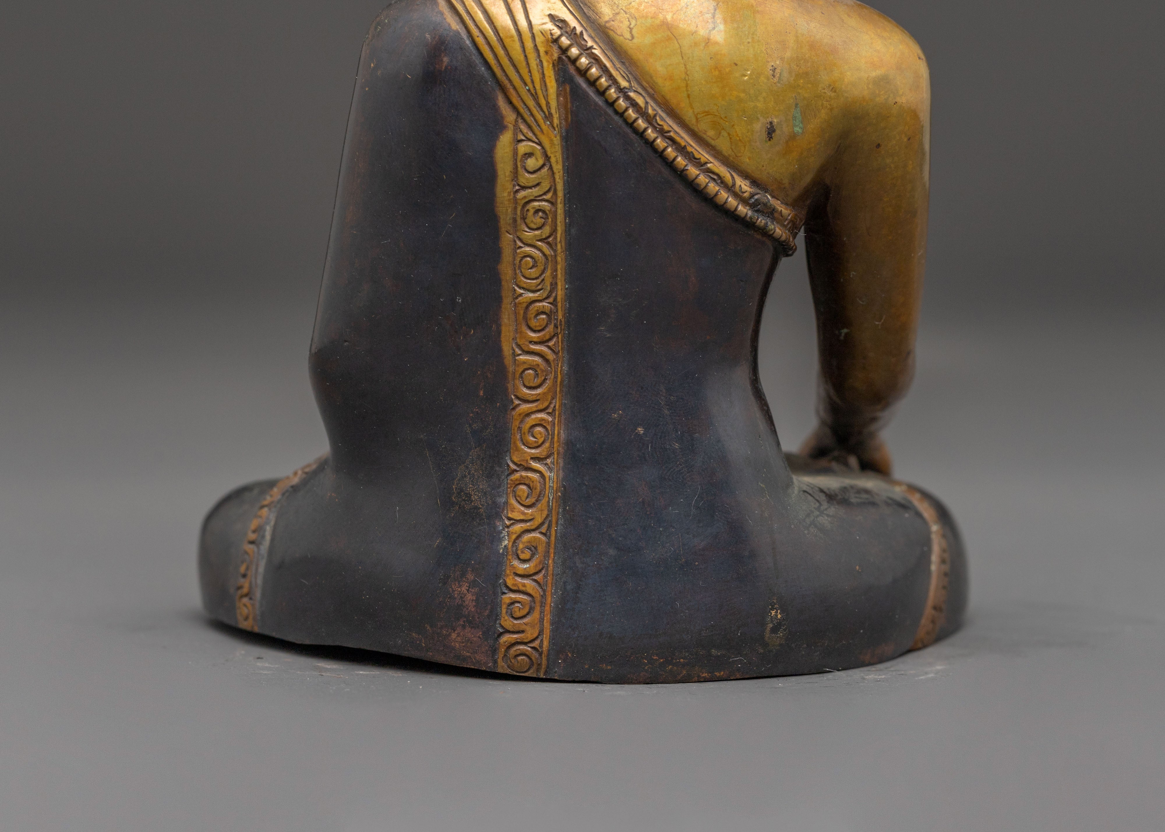 Handcrafted Shakyamuni Buddha Oxidized Copper Statue | Gautama Buddha Artwork