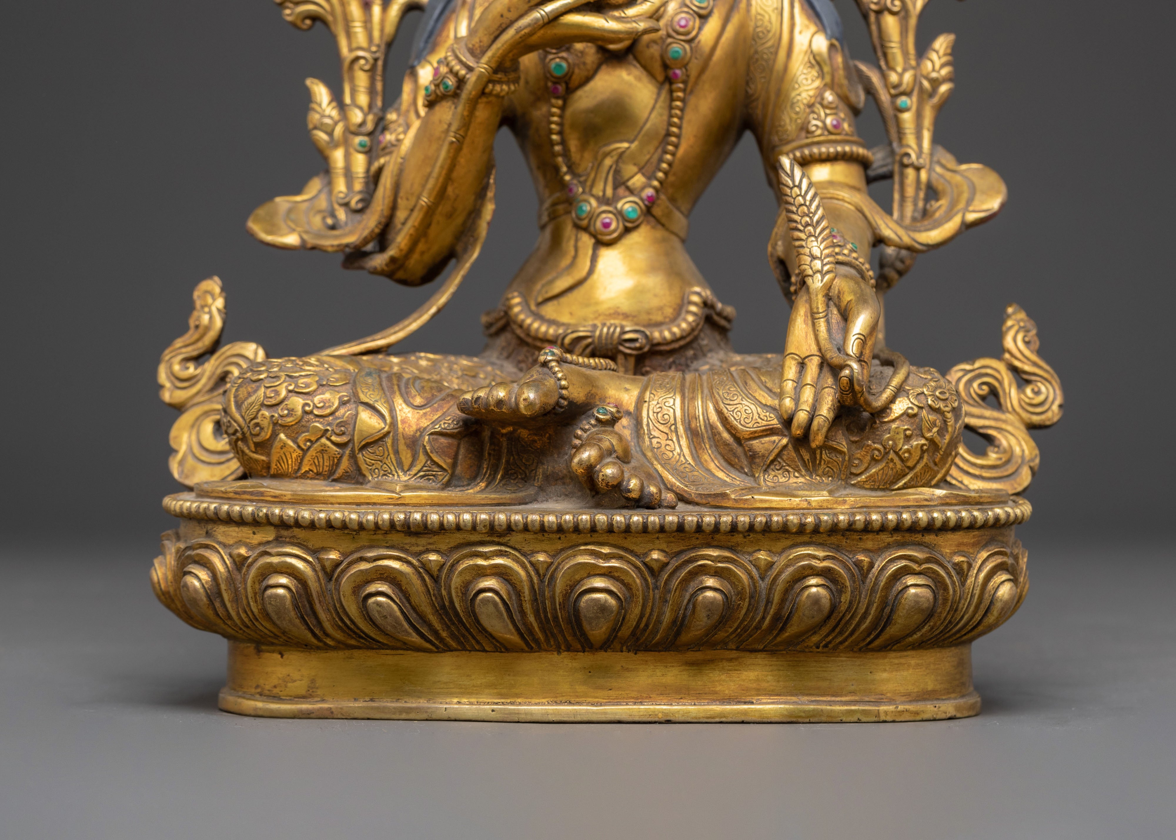 Golden Statue of Bodhisattva Ksitigarbha | Buddhist Protector