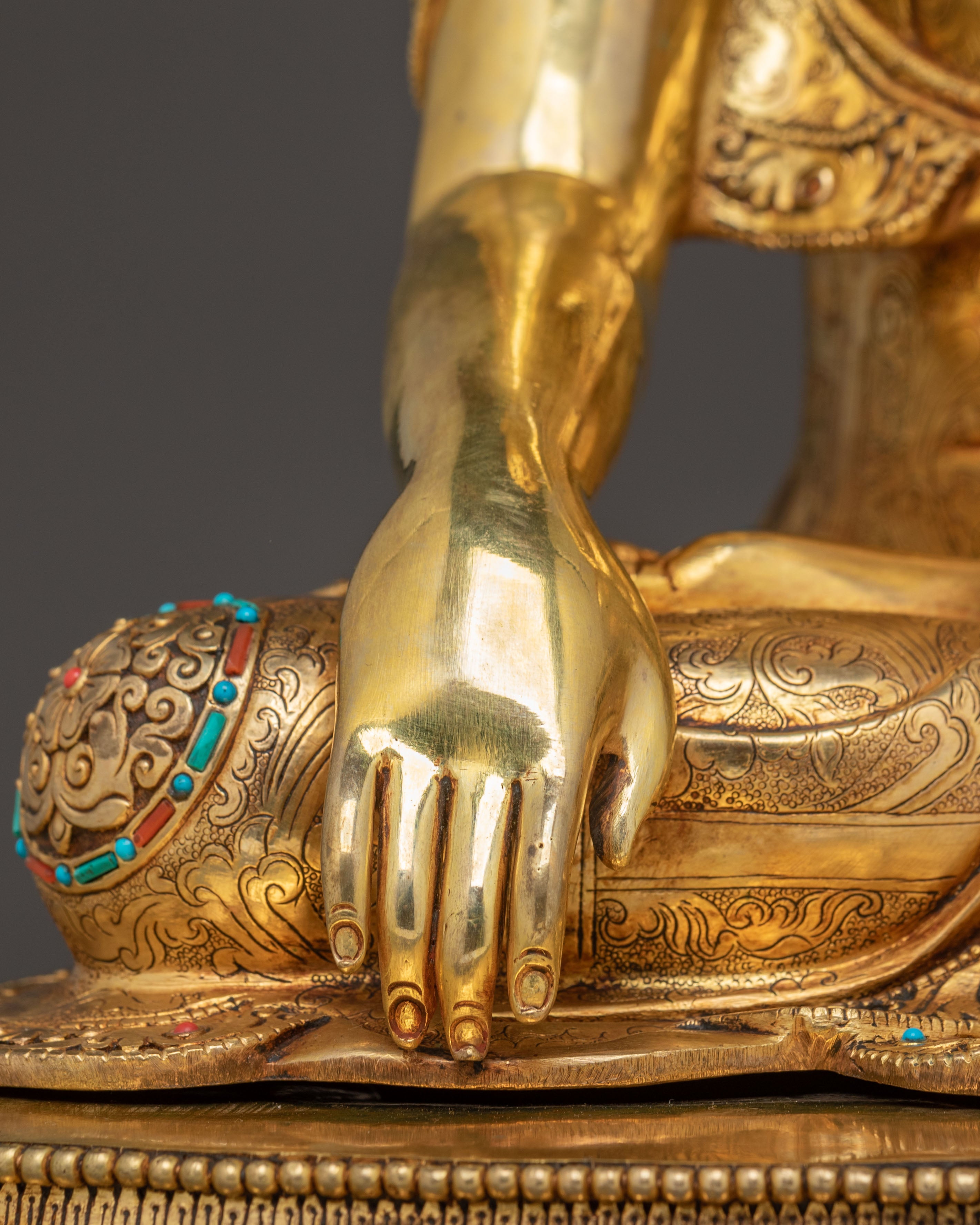 Buddha Shakyamuni Golden Statue with Gemstones