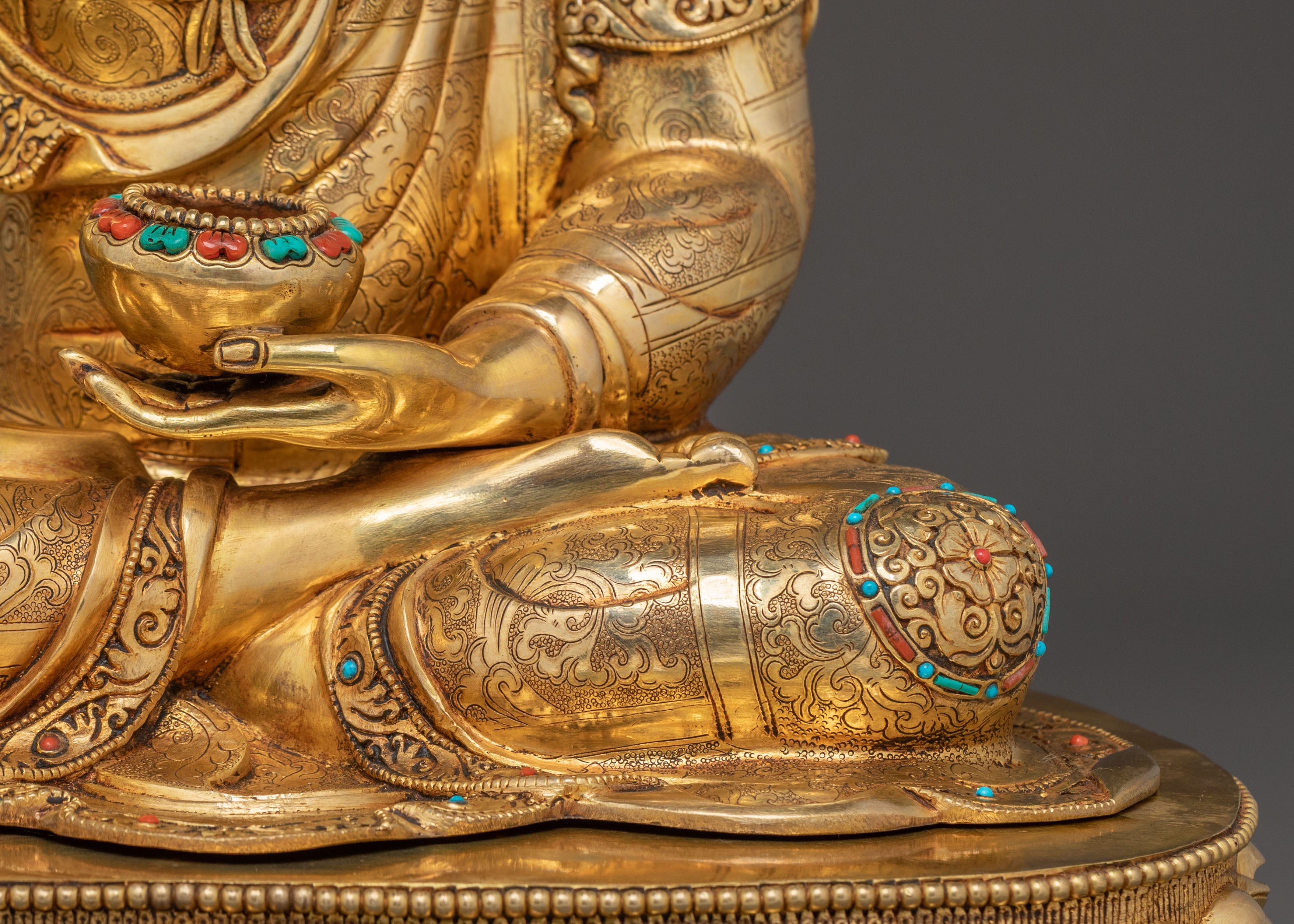 Buddha Shakyamuni Golden Statue with Gemstones