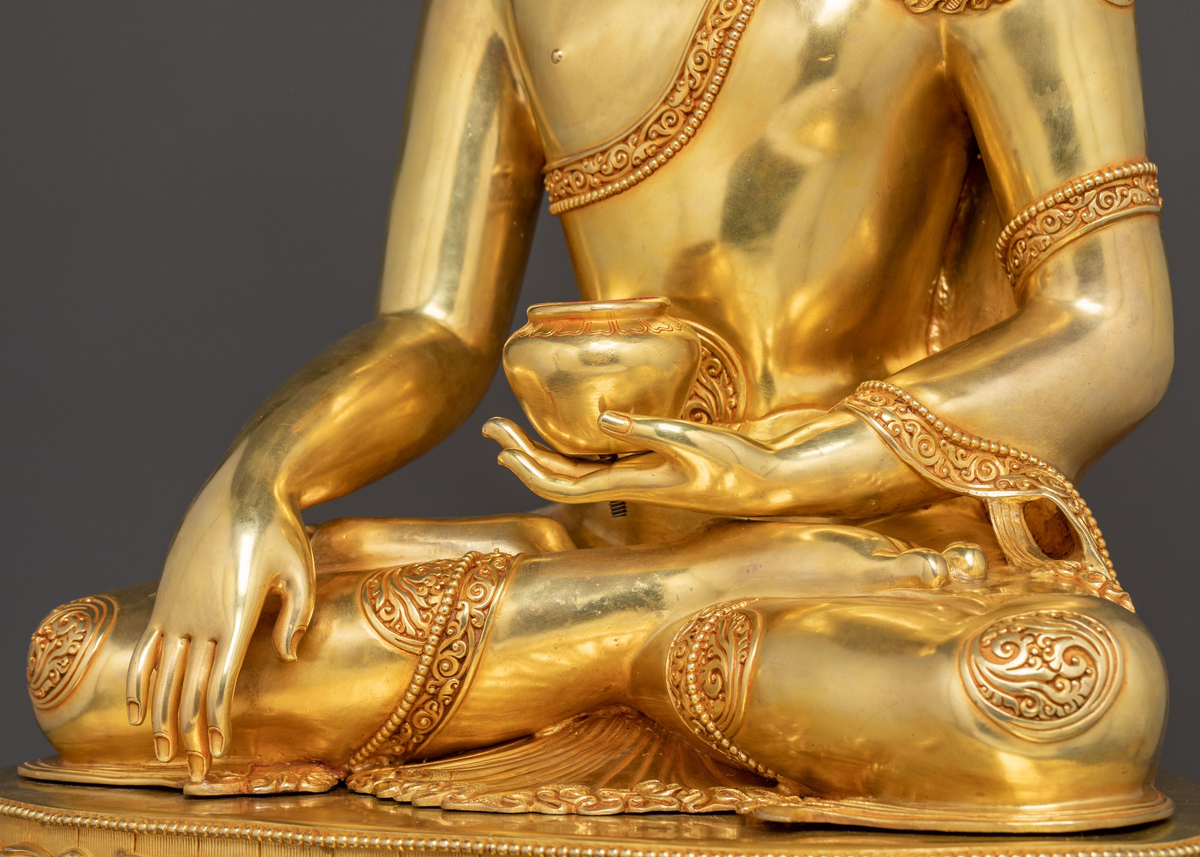 Shakyamuni Buddha Blessed Statue: Exquisite 24K Gold Gilded Statue