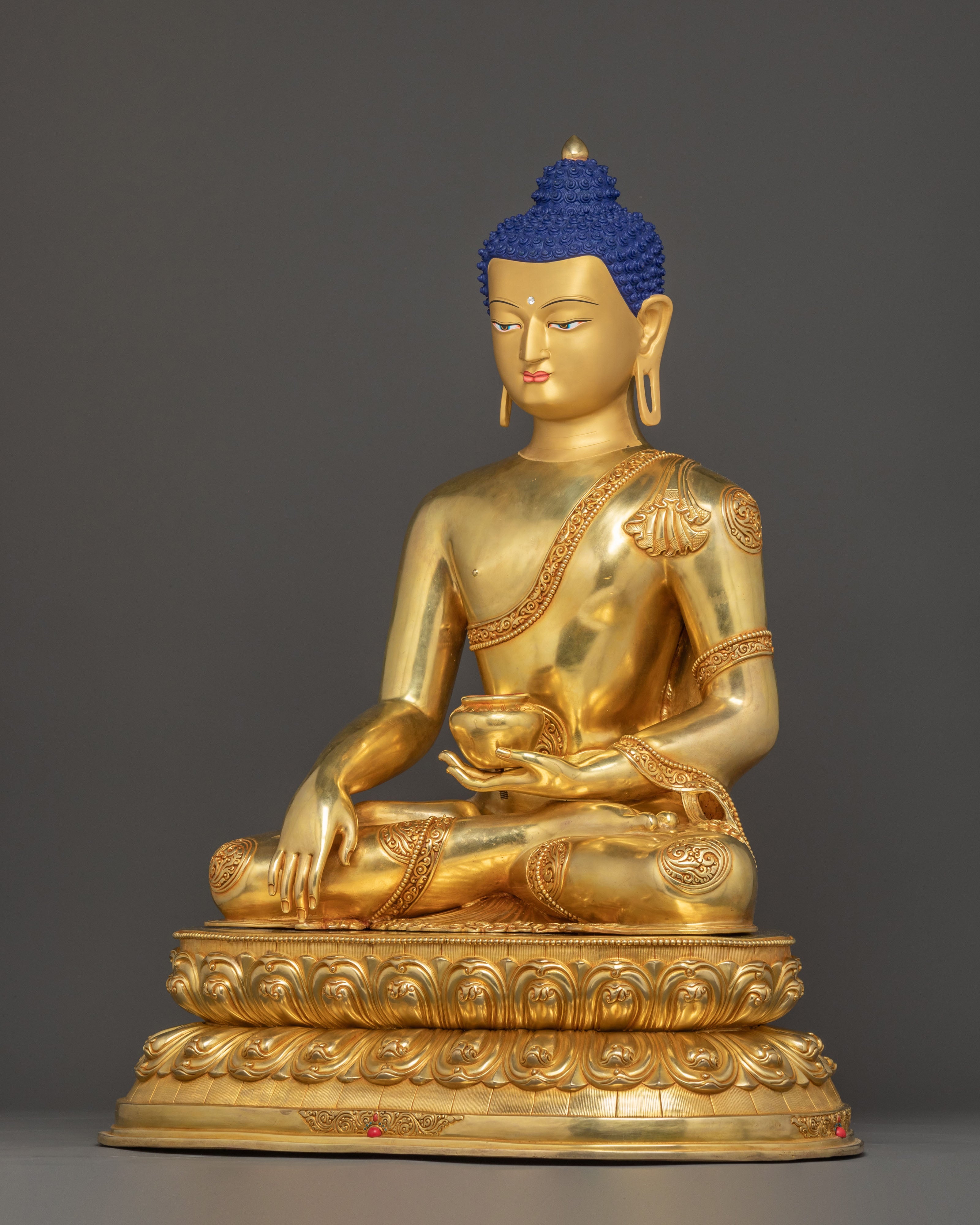 Shakyamuni Buddha Blessed Statue: Exquisite 24K Gold Gilded Statue