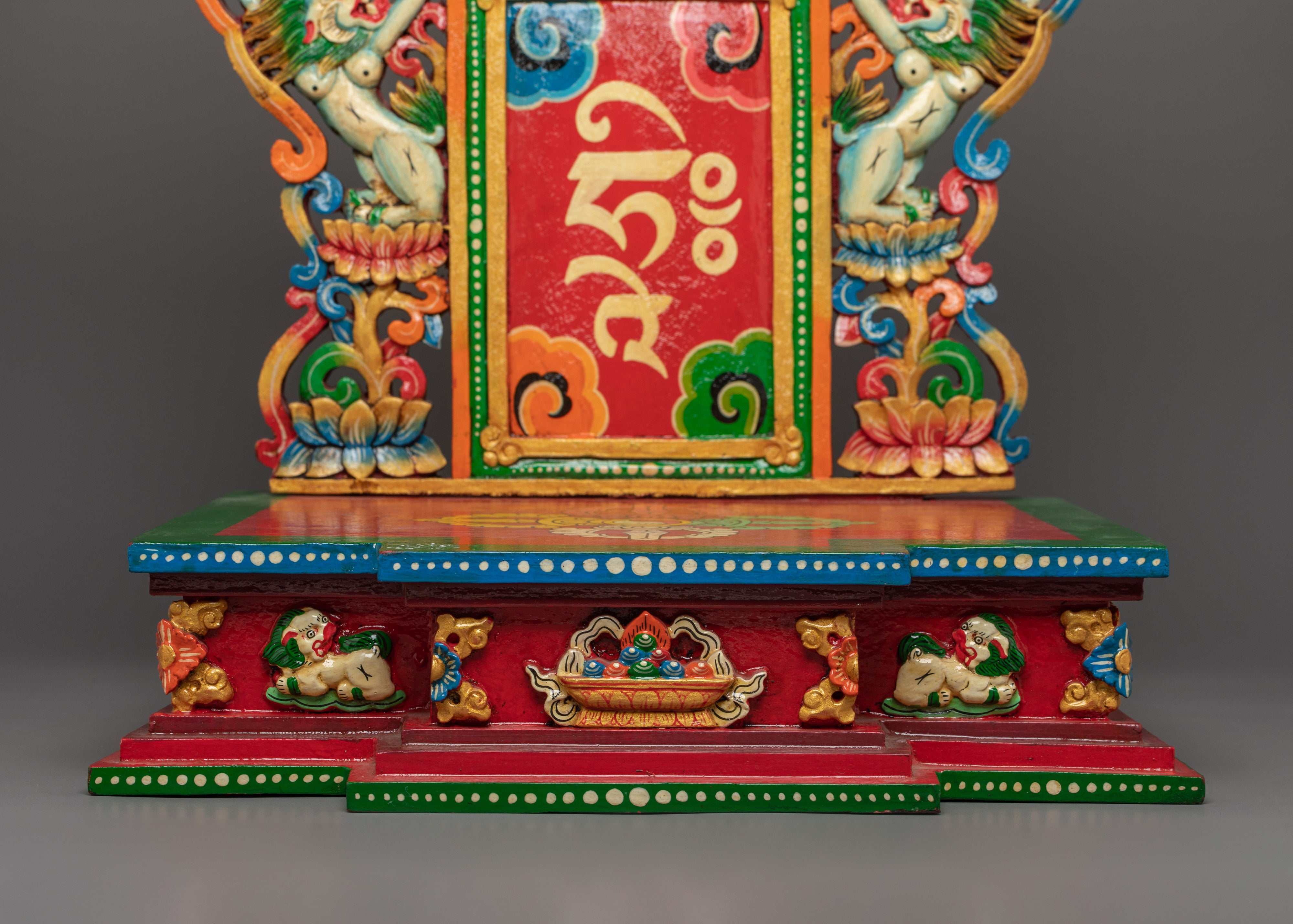 A Majestic Handmade Throne | For Your Beautiful Statue