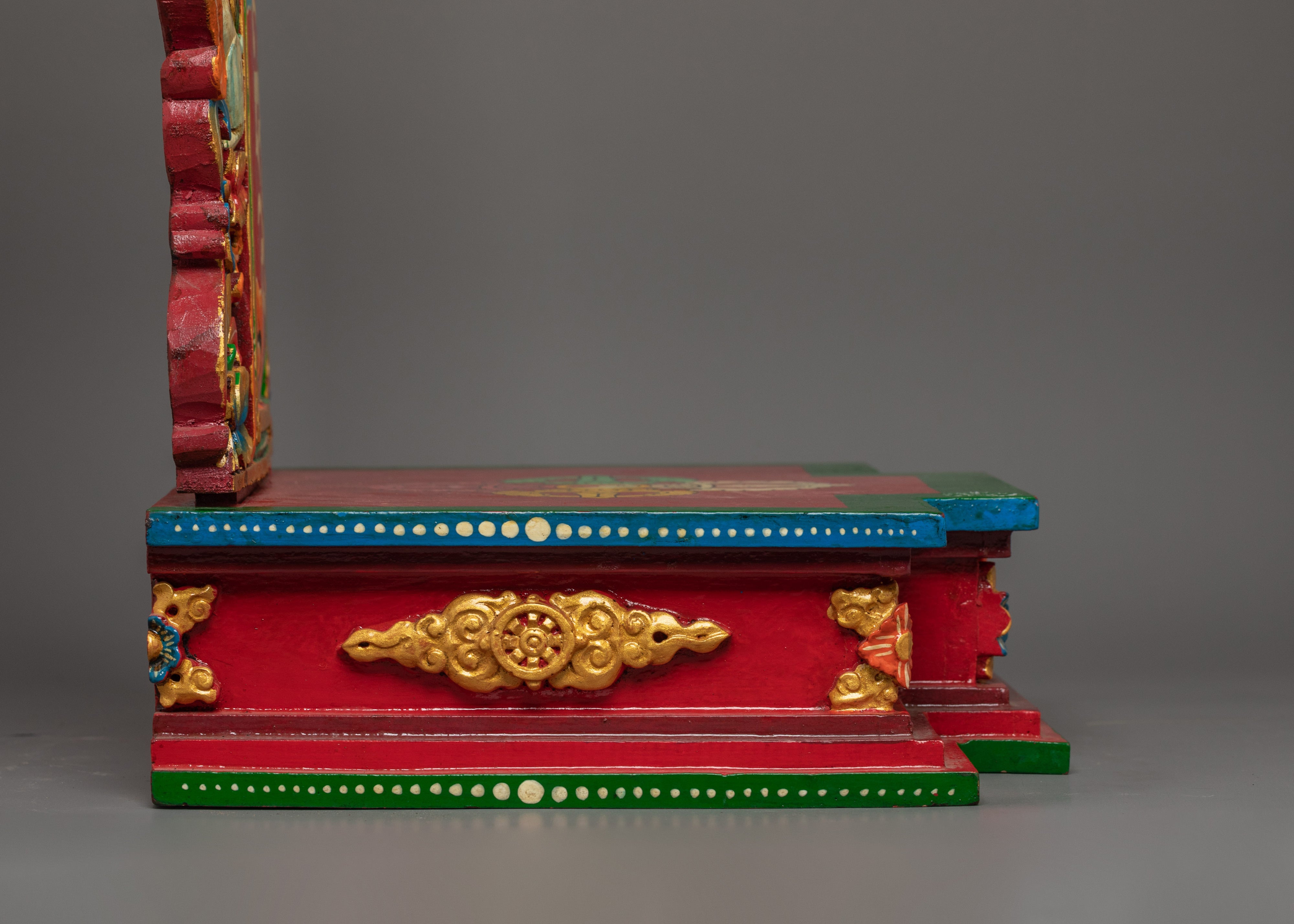 A Majestic Handmade Throne | For Your Beautiful Statue