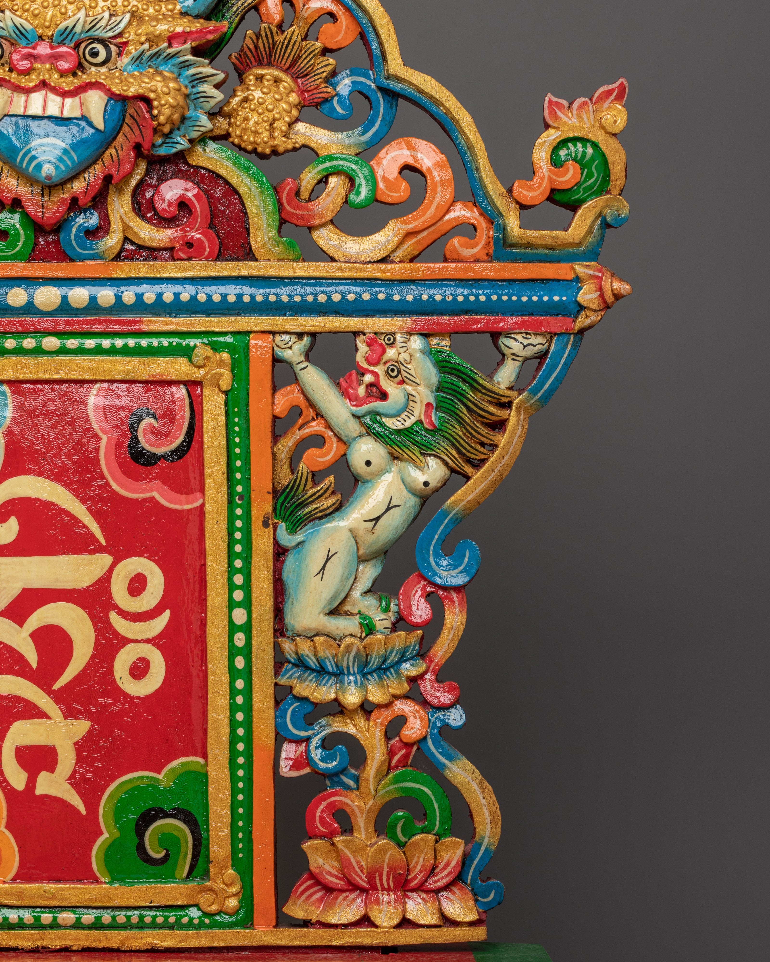 A Majestic Handmade Throne | For Your Beautiful Statue