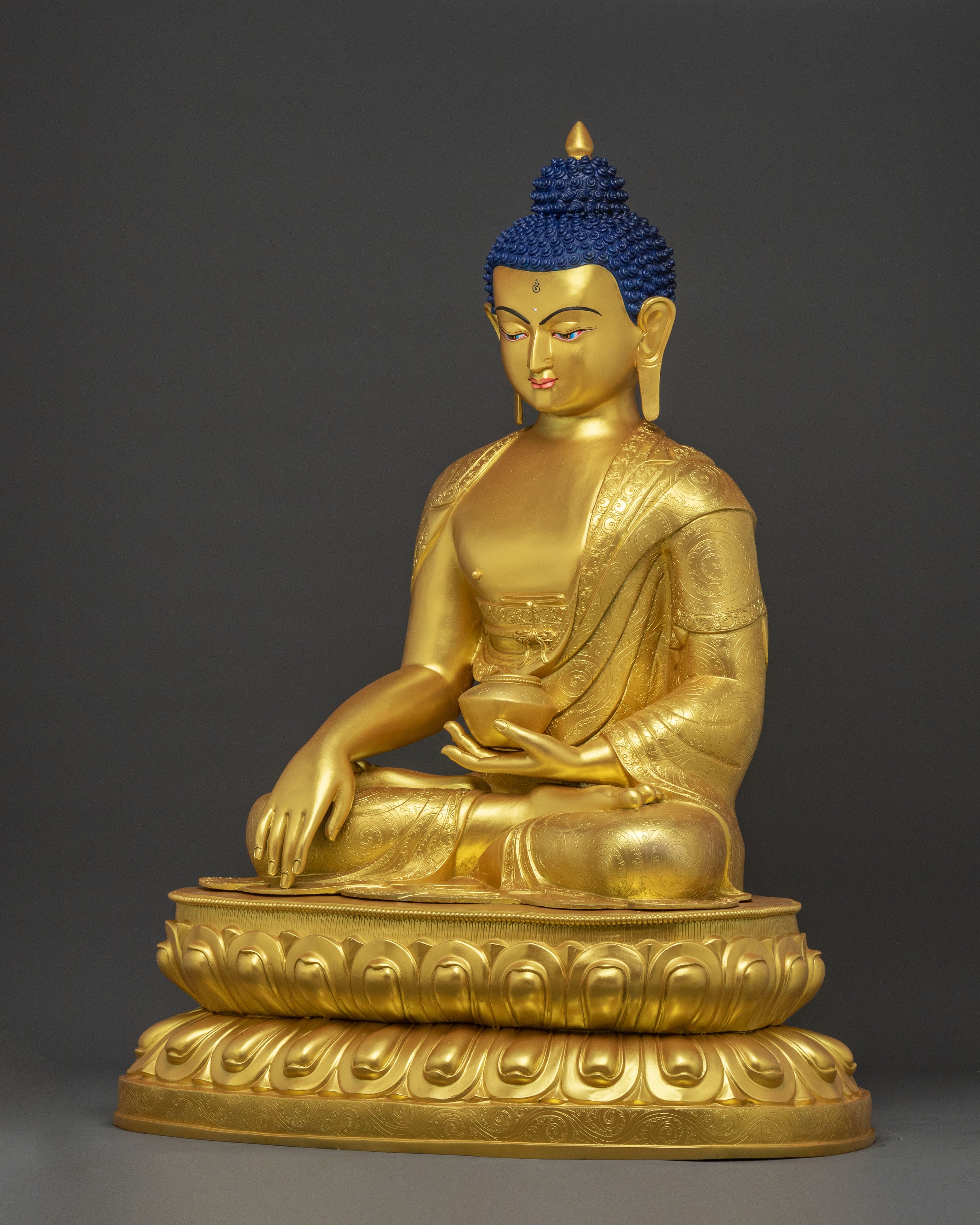 Golden Shakyamuni Buddha Peaceful Statue