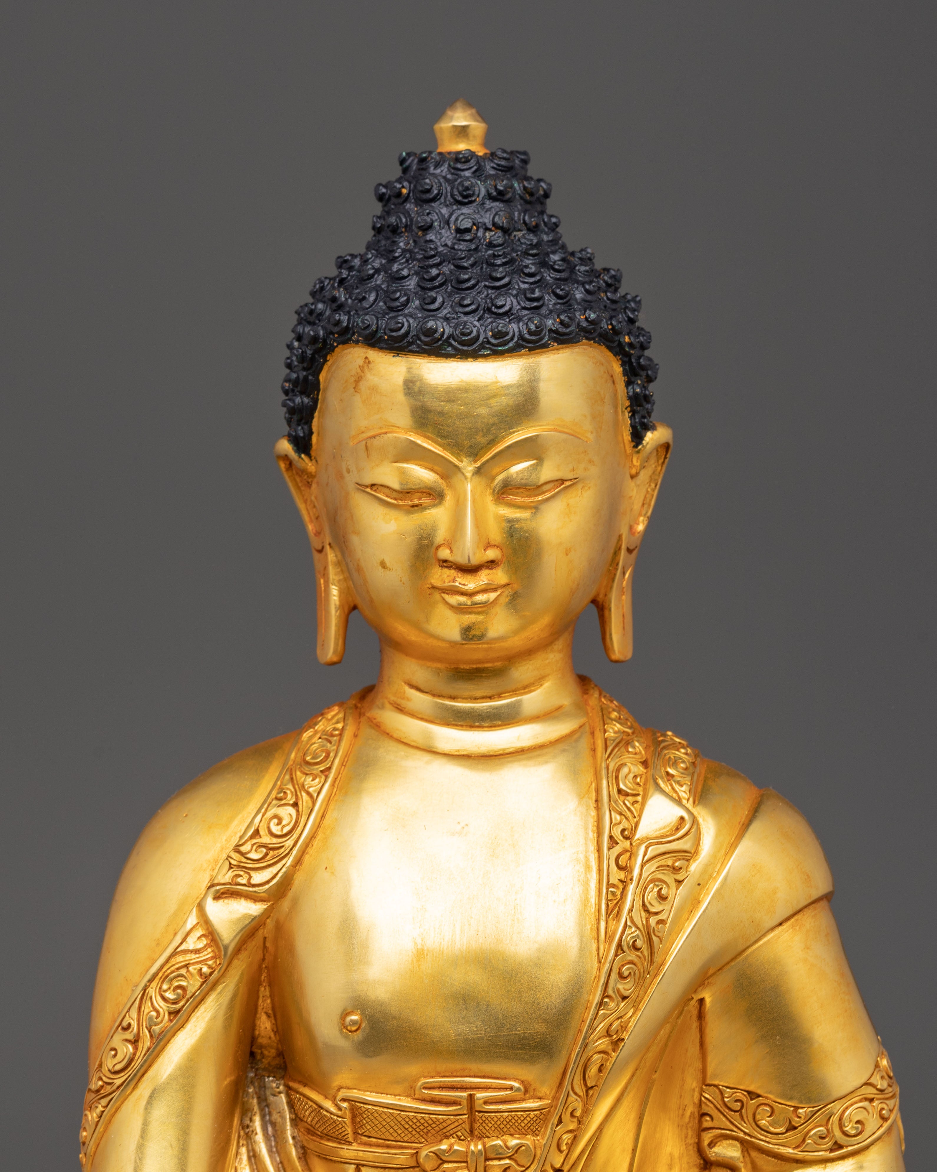 Radiant Statue of Buddha Shakyamuni | Embodiment of Enlightenment
