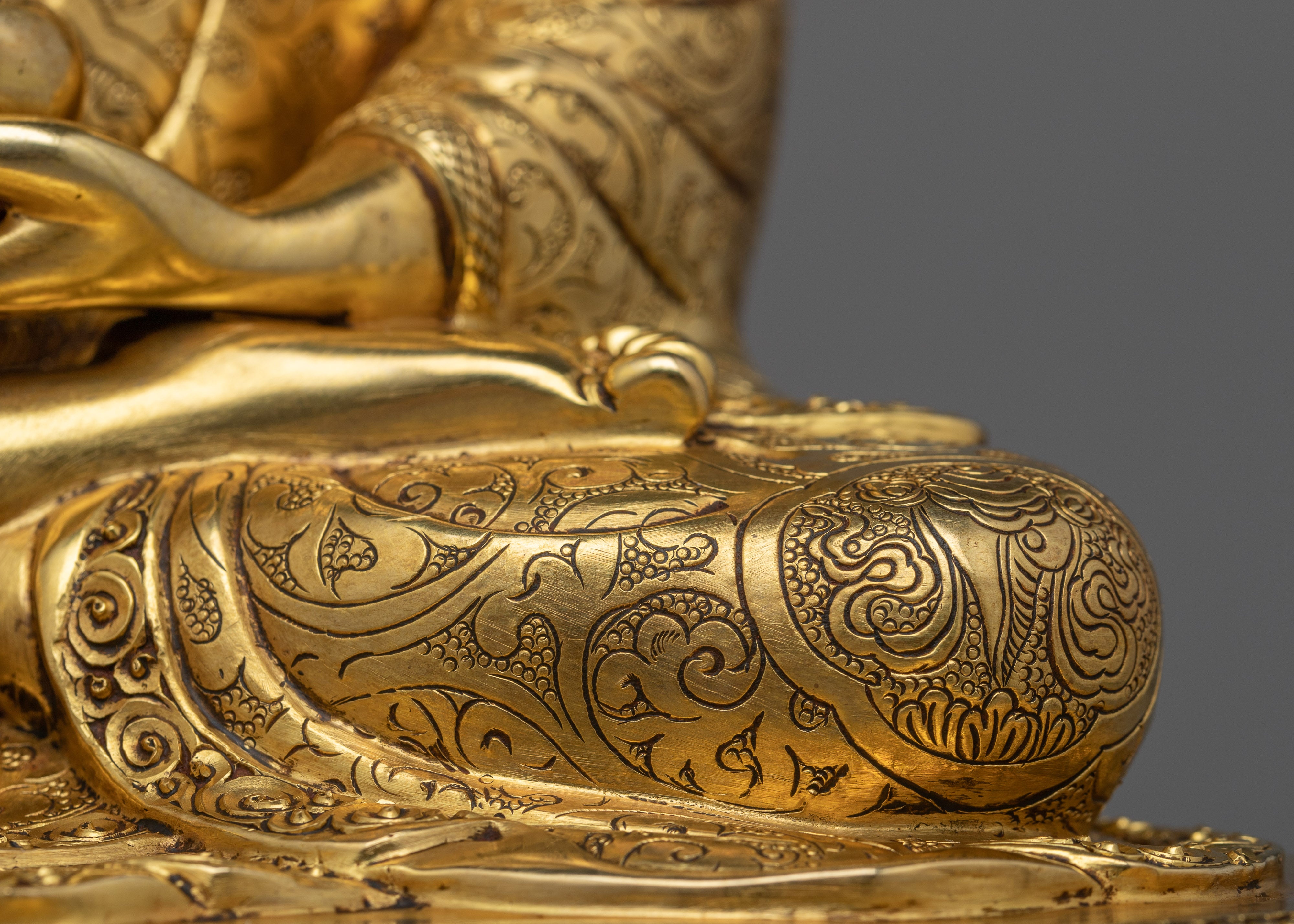 Statue of a Buddha Shakyamuni | Spiritual and Decorative Inspiration