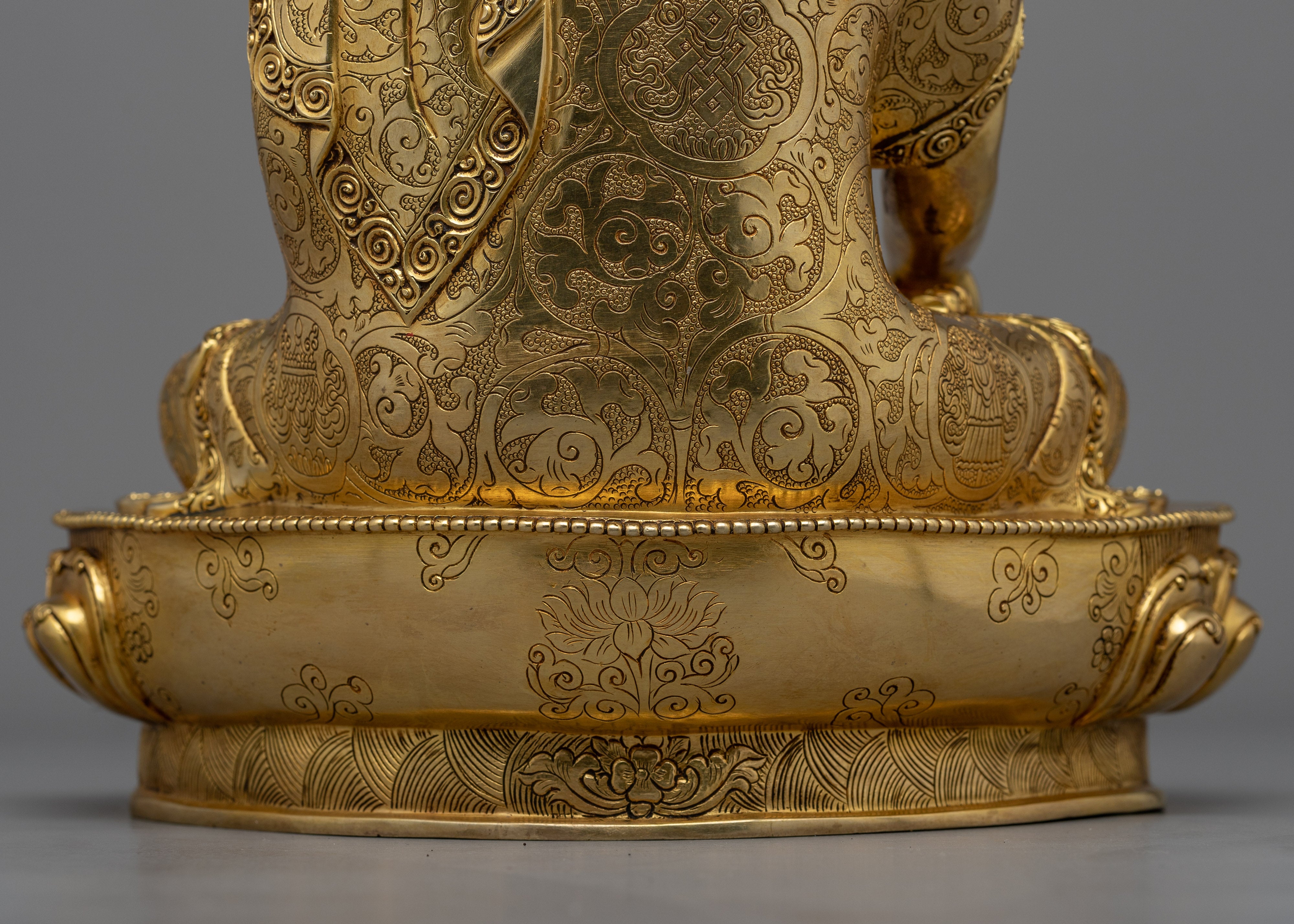 Statue of a Buddha Shakyamuni | Spiritual and Decorative Inspiration