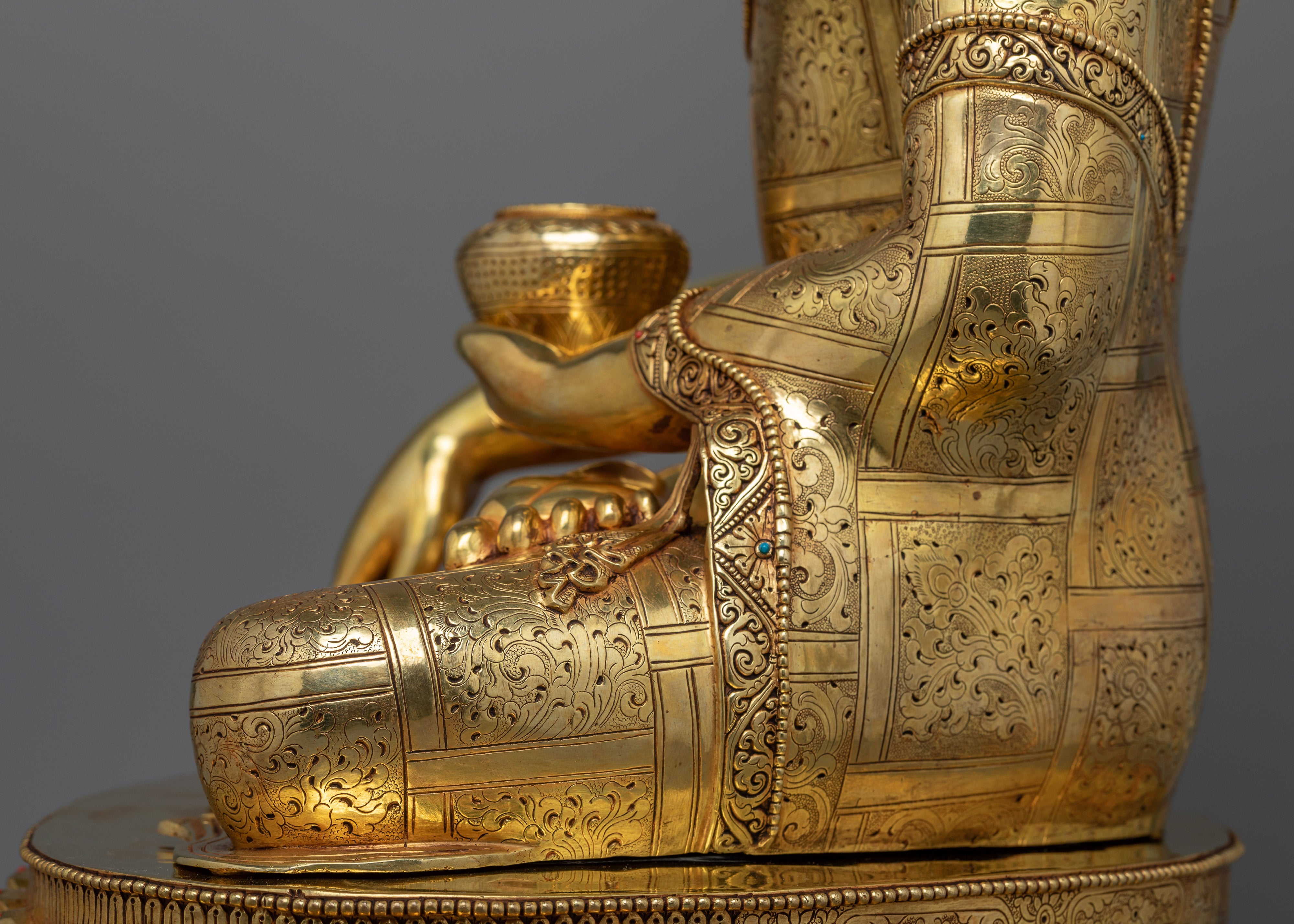 Siddhartha Gautama Buddha Statue | A Majestic Piece of Artistic Excellence